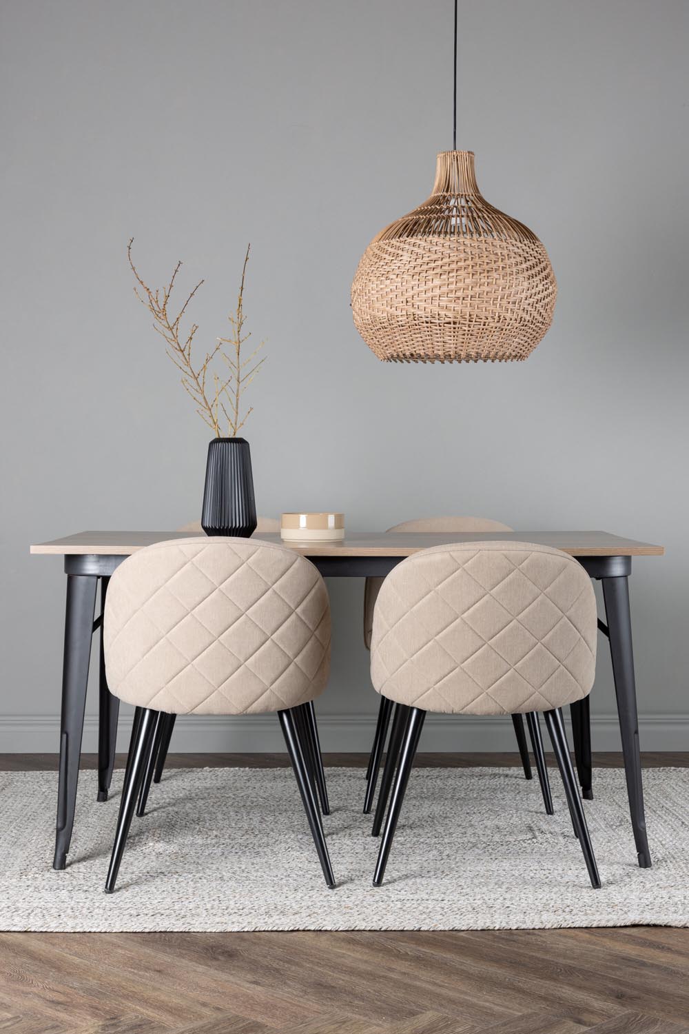 Tempe Esszimmerset + Velvet 140cm/4St. in Beige, Schwarz präsentiert im Onlineshop von KAQTU Design AG. Esszimmerset ist von Venture Home