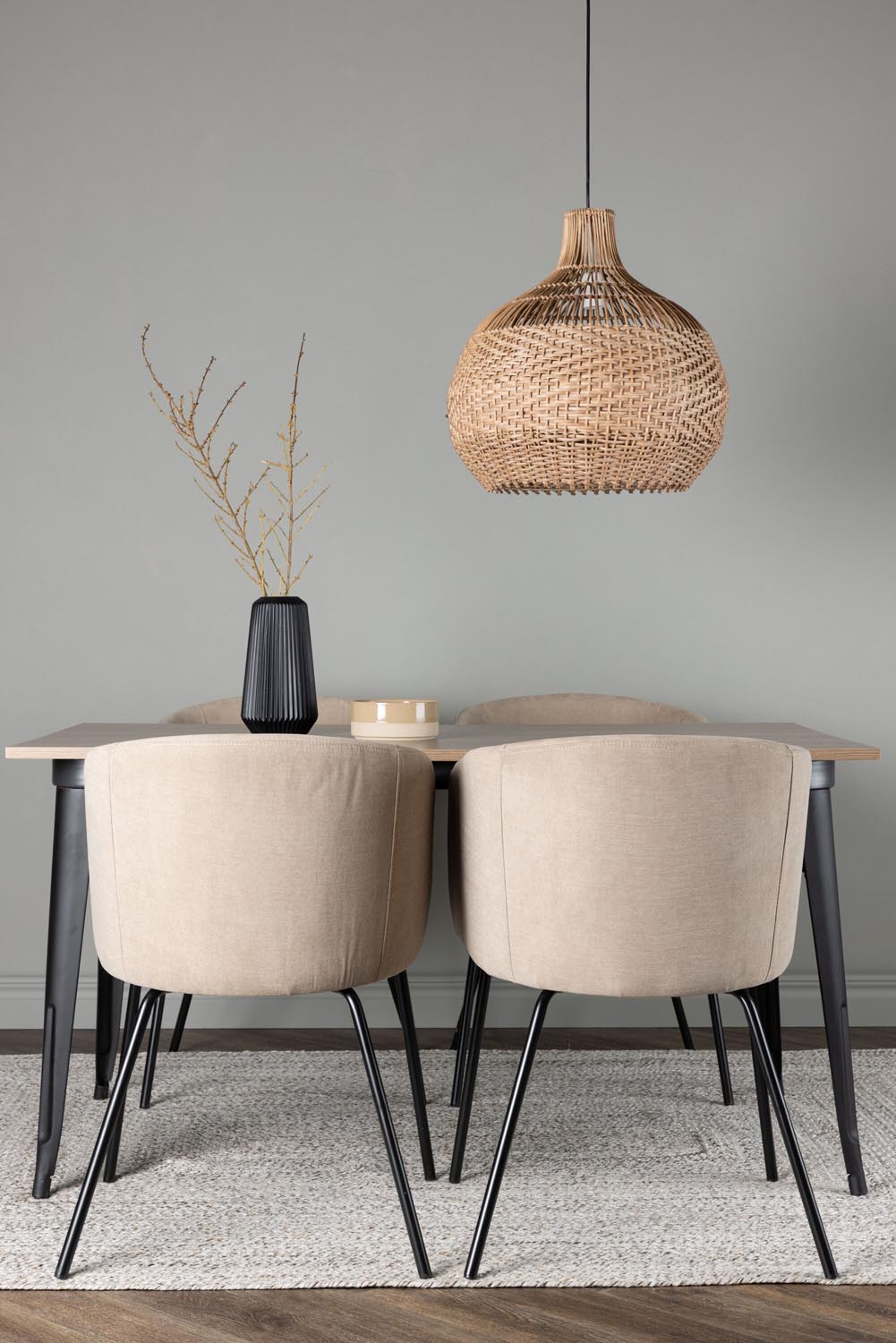 Tempe Esszimmerset + Berit 140cm/4St. in Beige, Schwarz präsentiert im Onlineshop von KAQTU Design AG. Esszimmerset ist von Venture Home