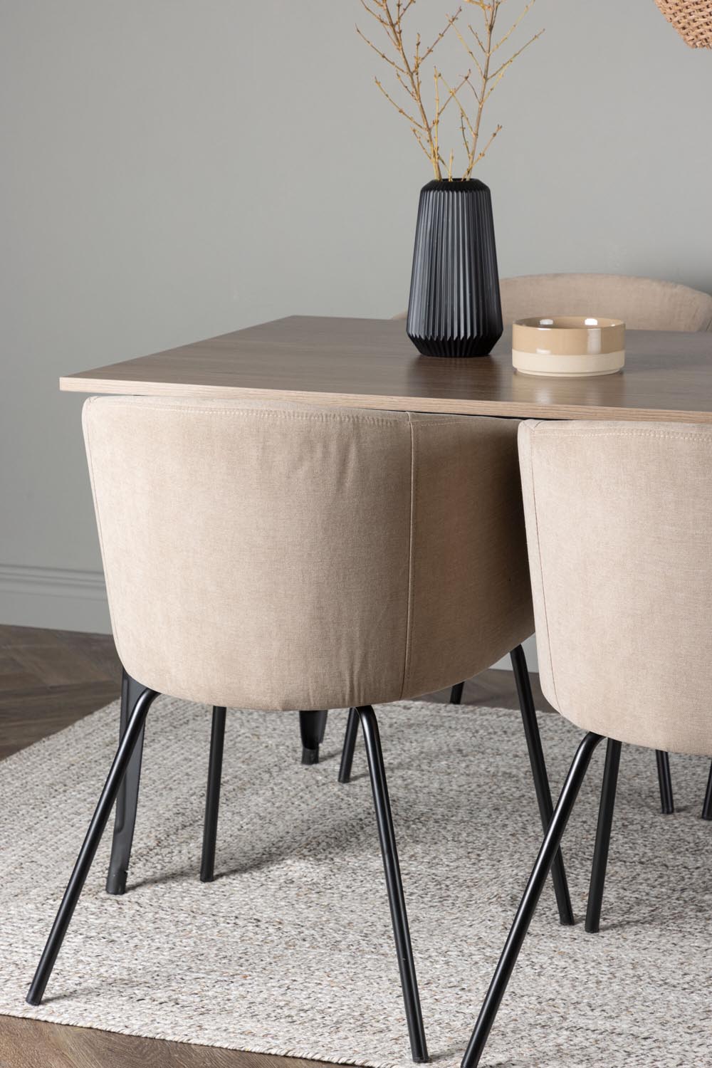 Tempe Esszimmerset + Berit 140cm/4St. in Beige, Schwarz präsentiert im Onlineshop von KAQTU Design AG. Esszimmerset ist von Venture Home