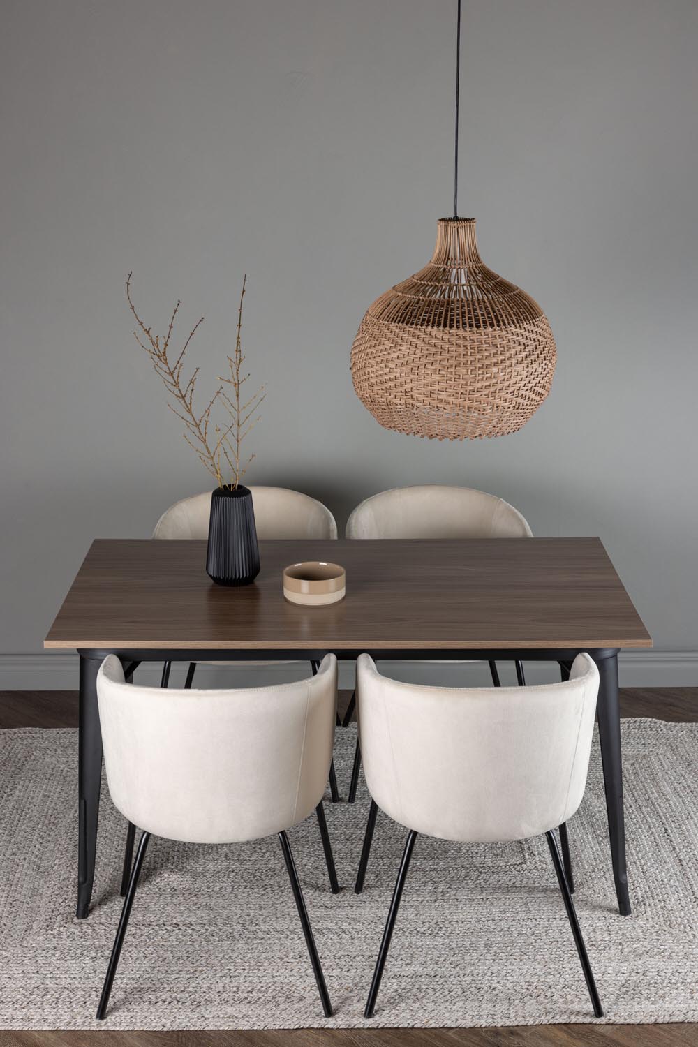 Tempe Esszimmerset + Berit 140cm/4St. in Beige, Schwarz präsentiert im Onlineshop von KAQTU Design AG. Esszimmerset ist von Venture Home