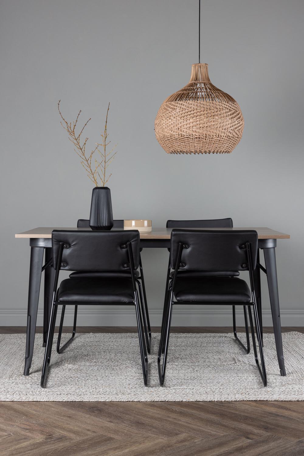 Tempe Esszimmerset + Kenth 140cm/4St. in Schwarz präsentiert im Onlineshop von KAQTU Design AG. Esszimmerset ist von Venture Home