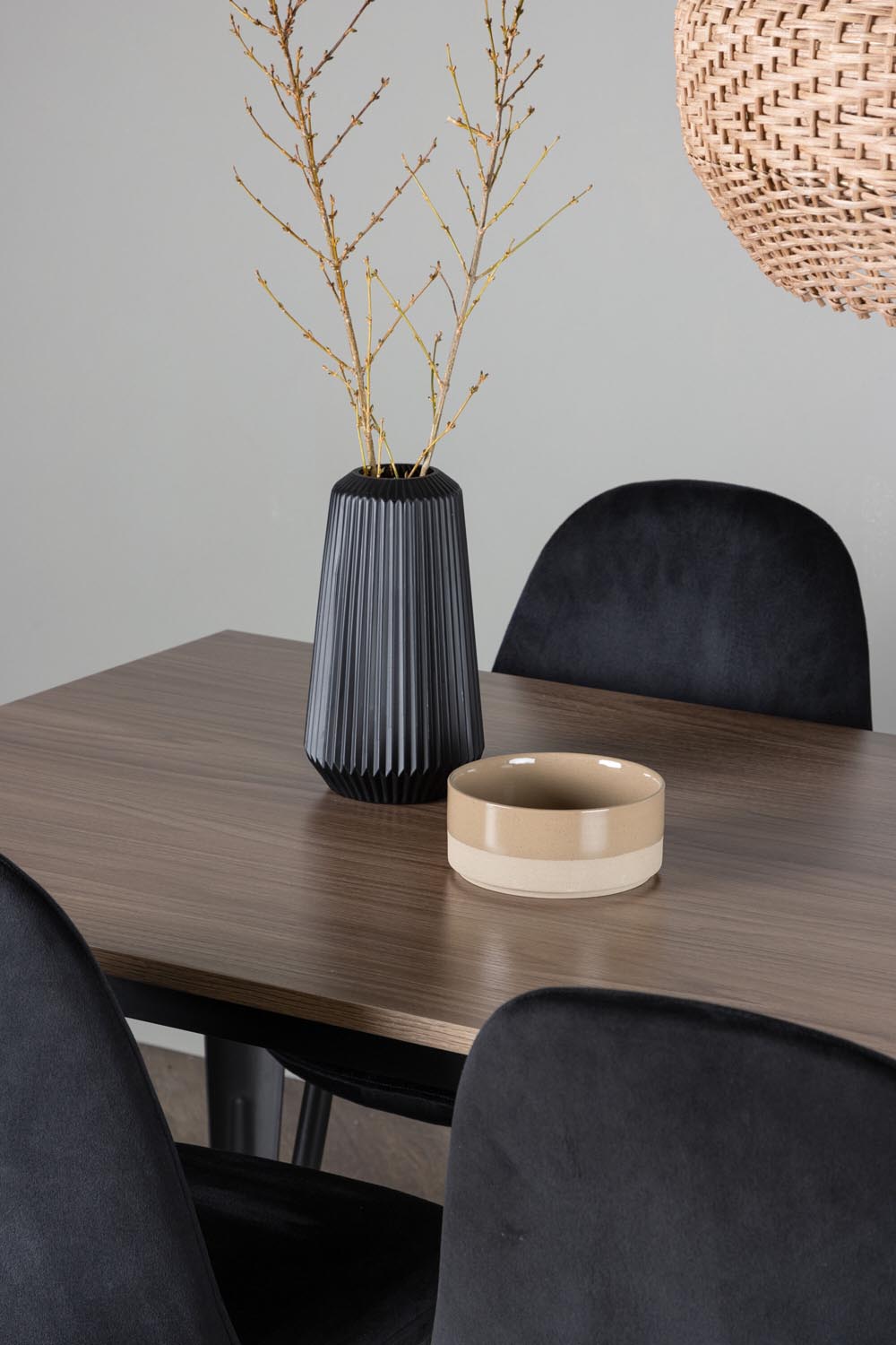 Tempe Esszimmerset + Polar 140cm/4St. in Schwarz präsentiert im Onlineshop von KAQTU Design AG. Esszimmerset ist von Venture Home