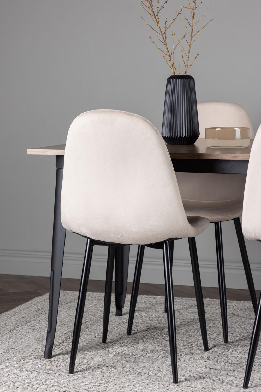 Tempe Esszimmerset + Polar 140cm/4St. in Beige, Schwarz präsentiert im Onlineshop von KAQTU Design AG. Esszimmerset ist von Venture Home