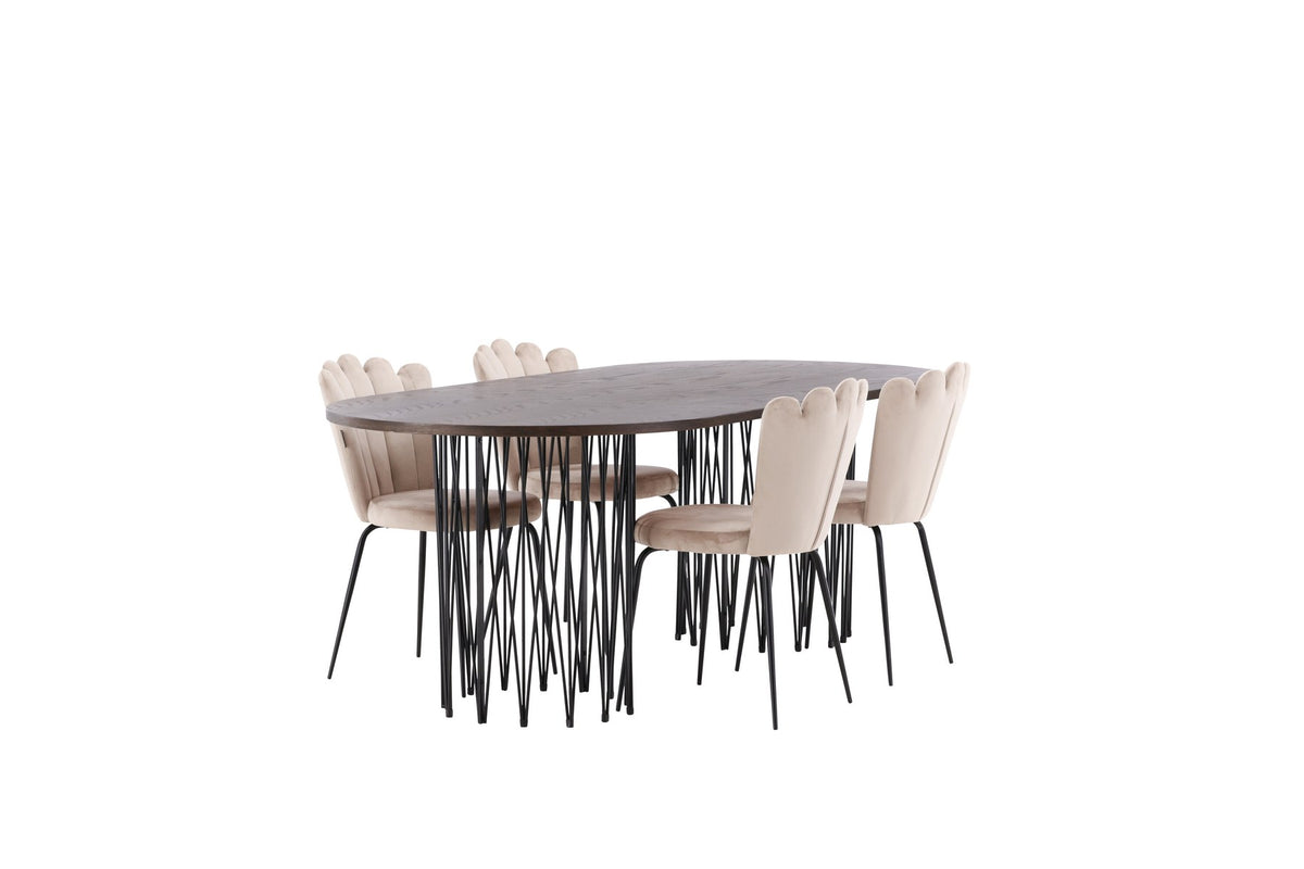 Ovaler Esstisch mit Tischplatte aus MDF mit Mocca-Furnier und schwarzem Metallgestell, umgeben von vier Limhamn-Stühlen mit beigem Samtbezug.