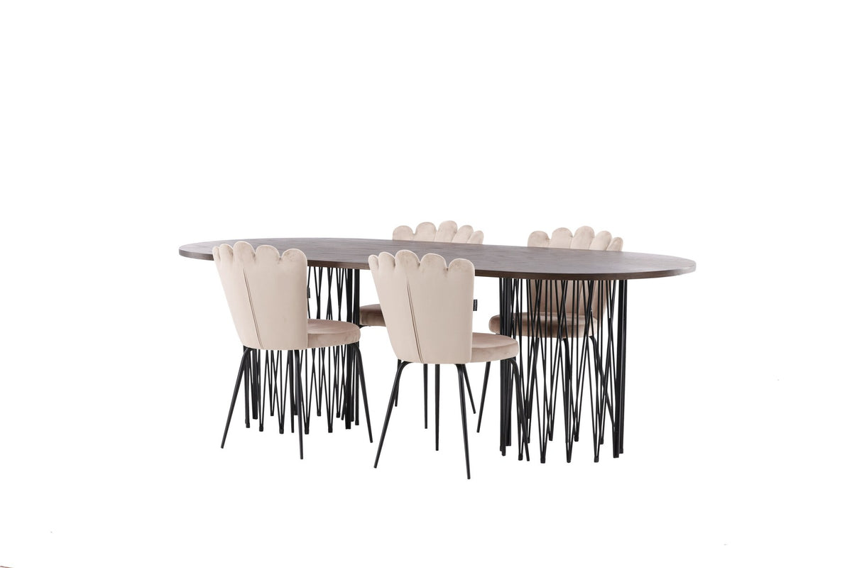 Ovaler Esstisch mit Tischplatte aus MDF mit Mocca-Furnier und schwarzem Metallgestell, umgeben von vier Limhamn-Stühlen mit beigem Samtbezug.