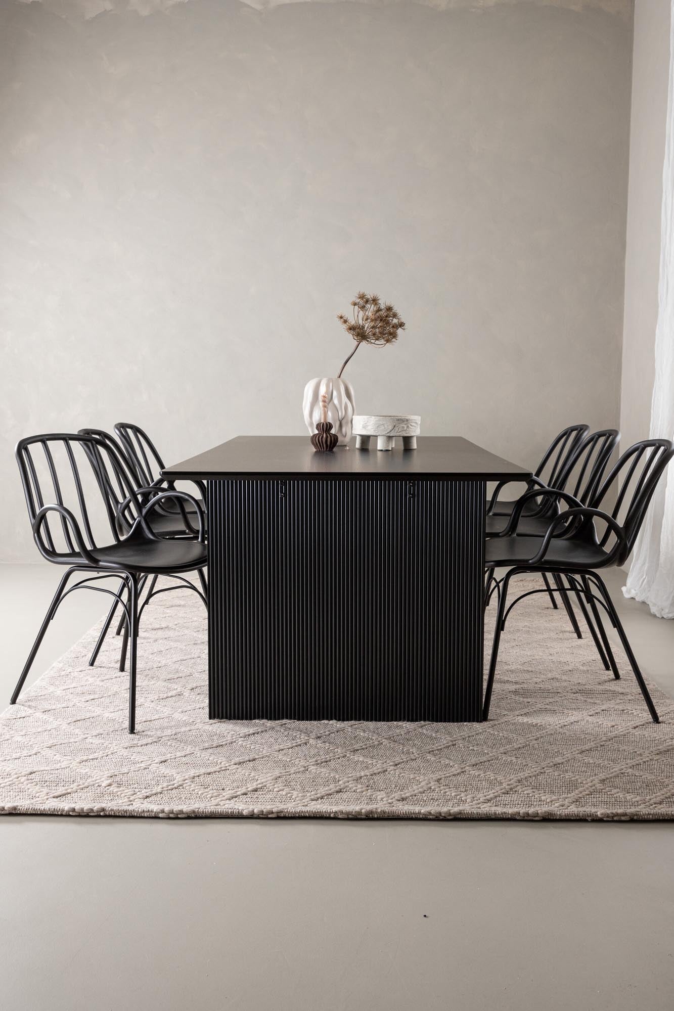 Elegantes Vail Esszimmerset mit 200 cm Tisch und 6 komfortablen Dyrön Stühlen. Ideal für festliche Anlässe und gemütliche Familienessen.