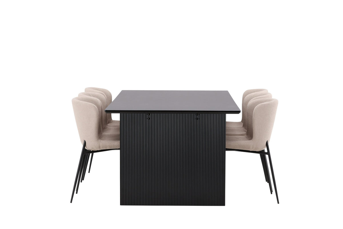Esszimmerset aus rechteckigem MDF-Tisch in Rauchschwarz mit sechs Limhamn-Stühlen, beiger Samtbezug, muschelförmige Rückenlehne, schwarze Metallbeine.