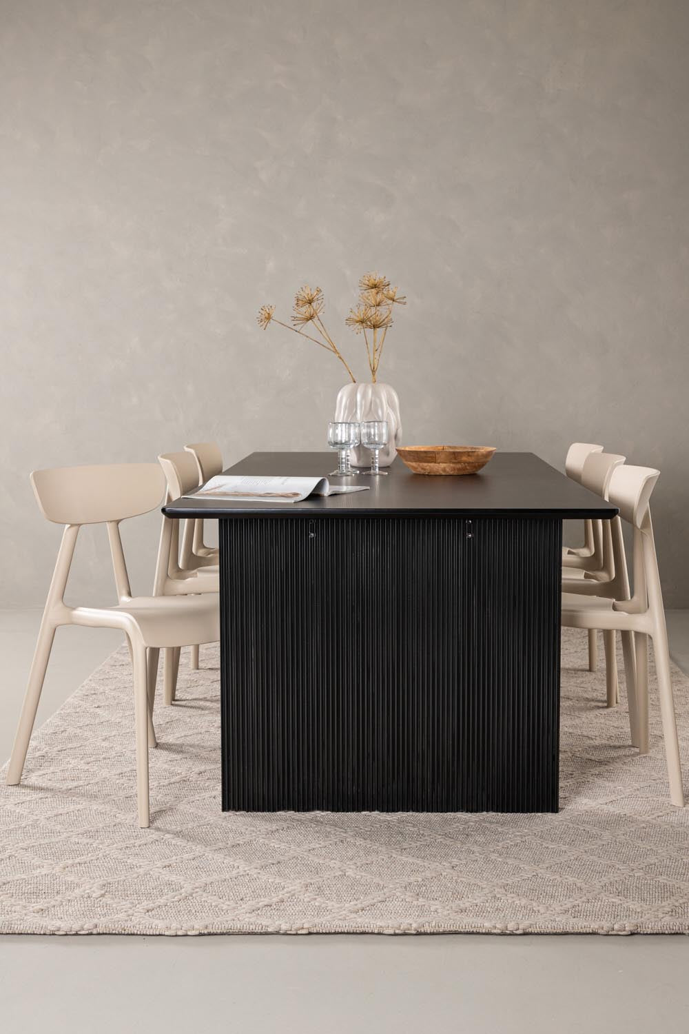Vail Esszimmerset + Ursholmen 200cm/6St. in Beige präsentiert im Onlineshop von KAQTU Design AG. Esszimmerset ist von Venture Home