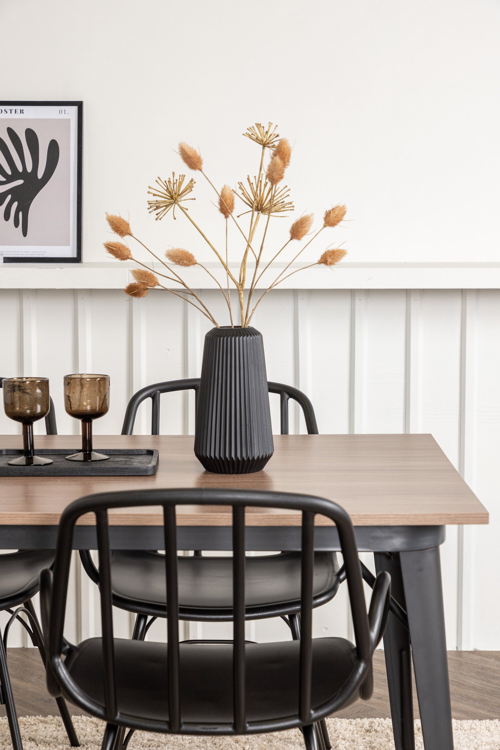Tempe Esszimmerset + Dyrön 140cm/4St. in Schwarz präsentiert im Onlineshop von KAQTU Design AG. Esszimmerset ist von Venture Home