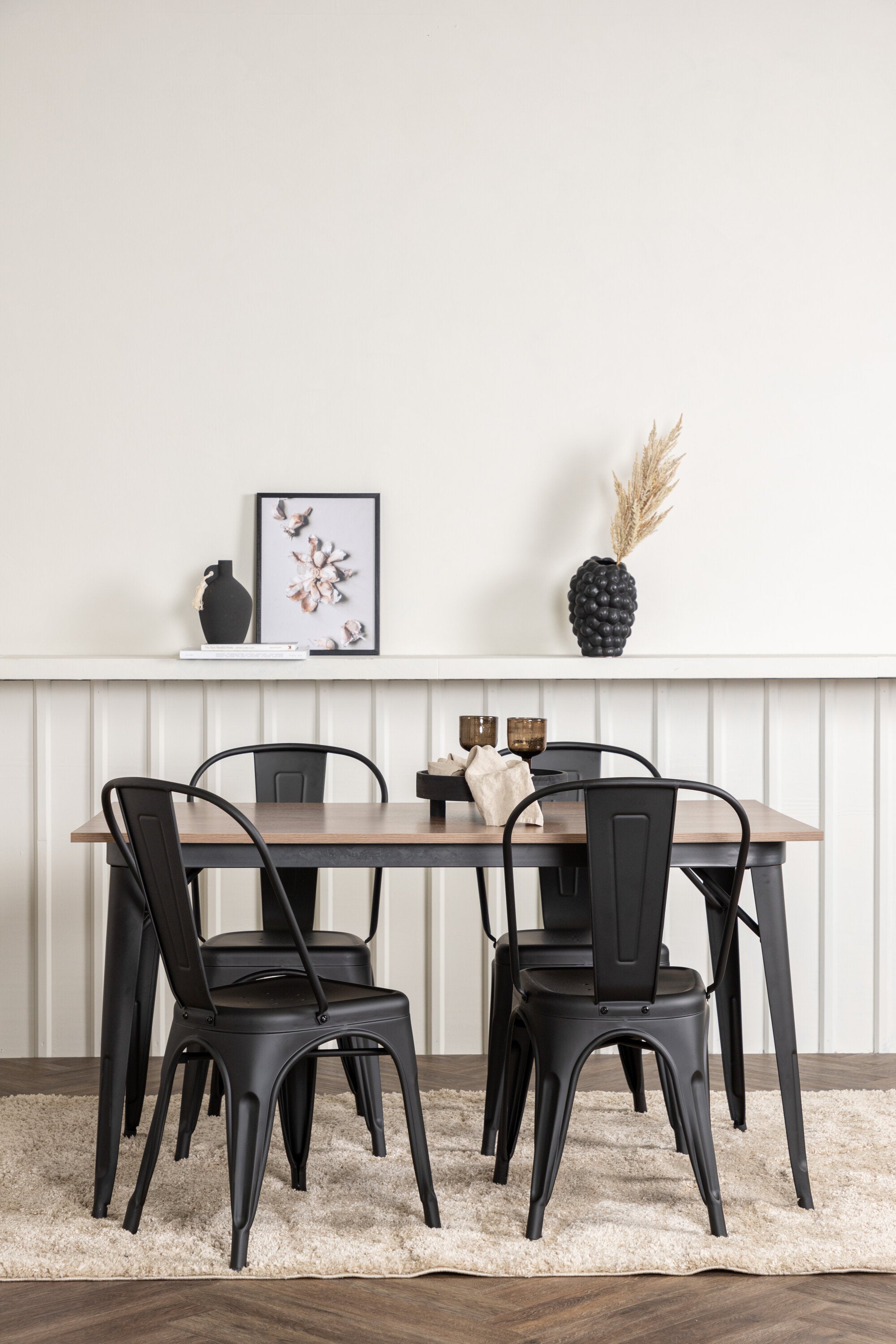 Tempe Esszimmerset + Tempe 140cm/4St. in Schwarz präsentiert im Onlineshop von KAQTU Design AG. Esszimmerset ist von Venture Home