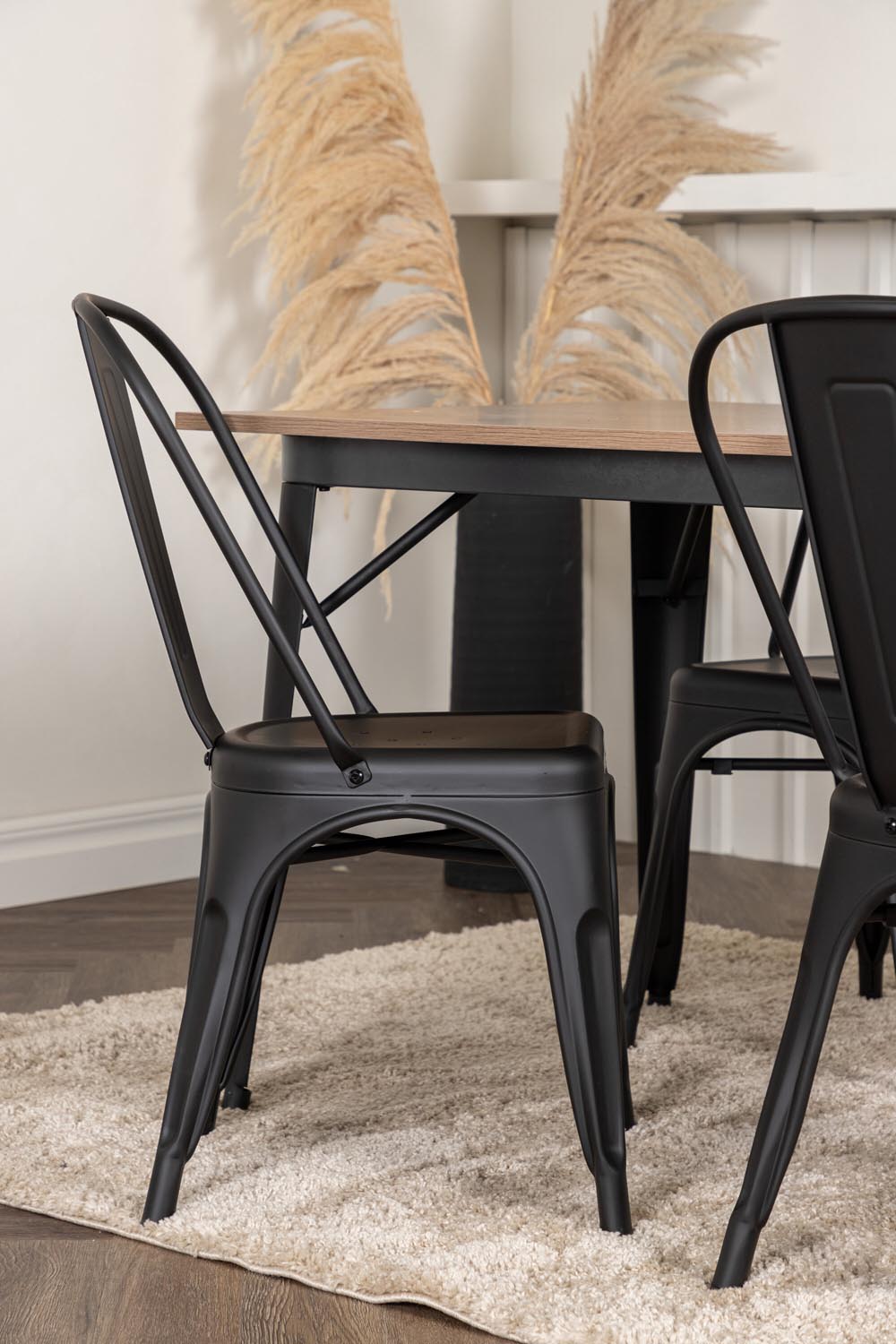 Tempe Esszimmerset + Tempe 140cm/4St. in Schwarz präsentiert im Onlineshop von KAQTU Design AG. Esszimmerset ist von Venture Home