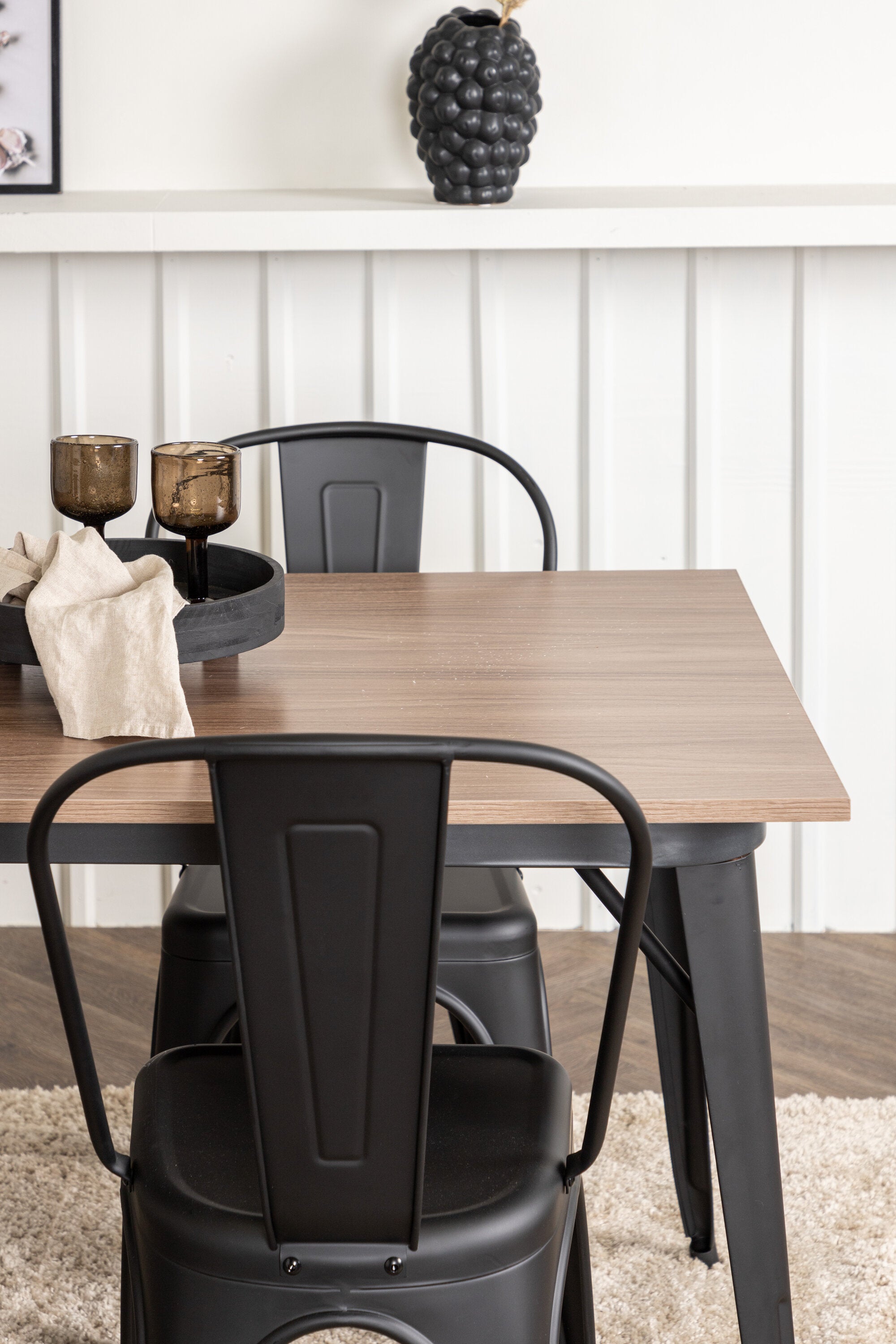 Tempe Esszimmerset + Tempe 140cm/4St. in Schwarz präsentiert im Onlineshop von KAQTU Design AG. Esszimmerset ist von Venture Home