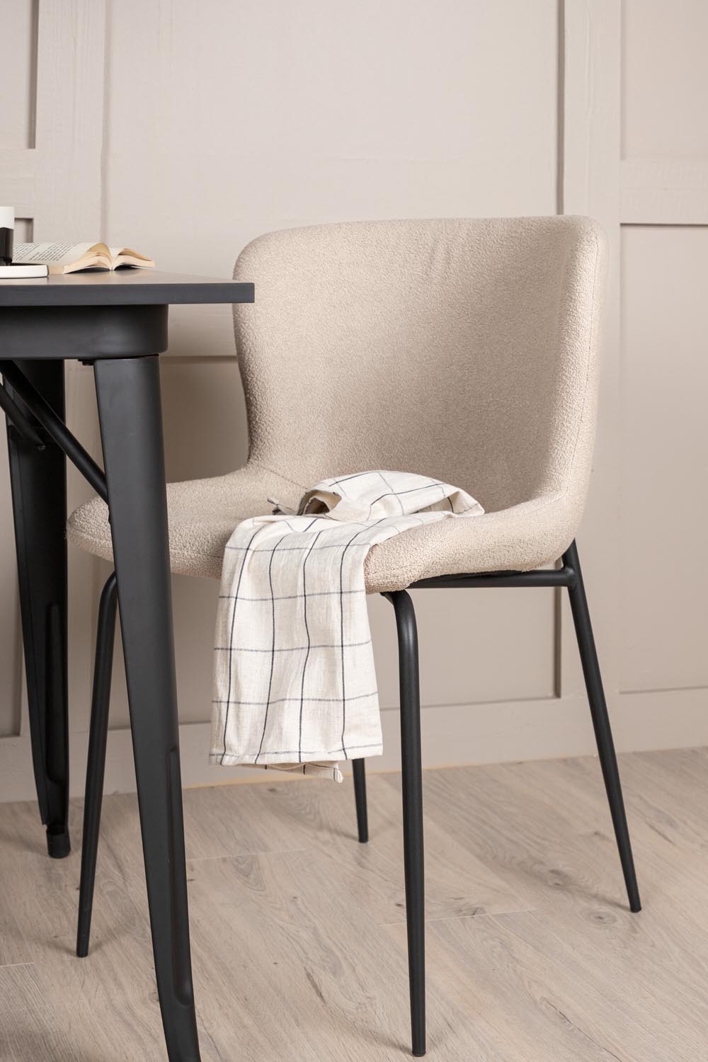 Tempe Esszimmerset + Modesto 80cm/2St. in Beige, Schwarz präsentiert im Onlineshop von KAQTU Design AG. Esszimmerset ist von Venture Home