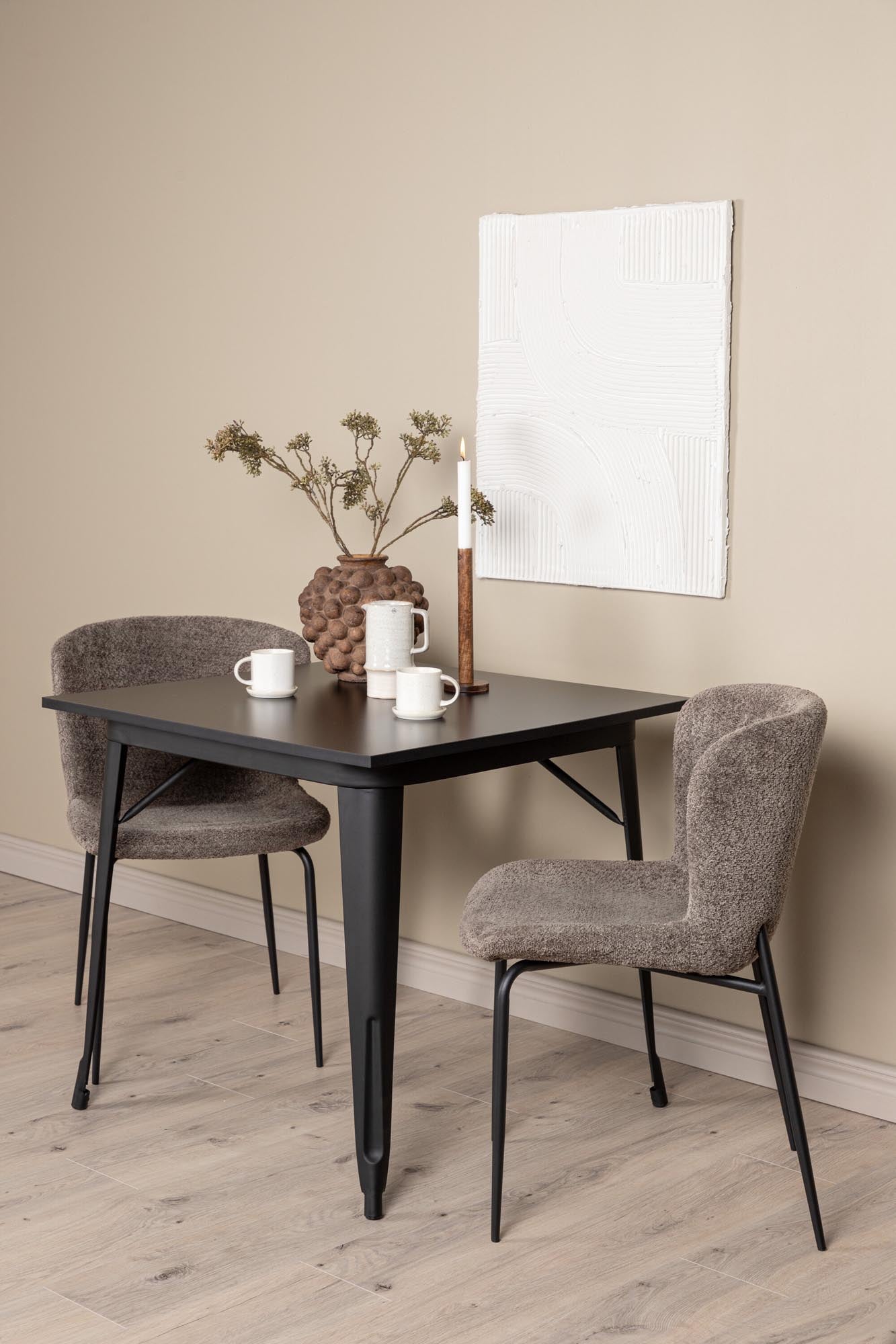 Stilvolles Tempe Esszimmerset mit 80cm Modesto Stühlen von Venture Home.