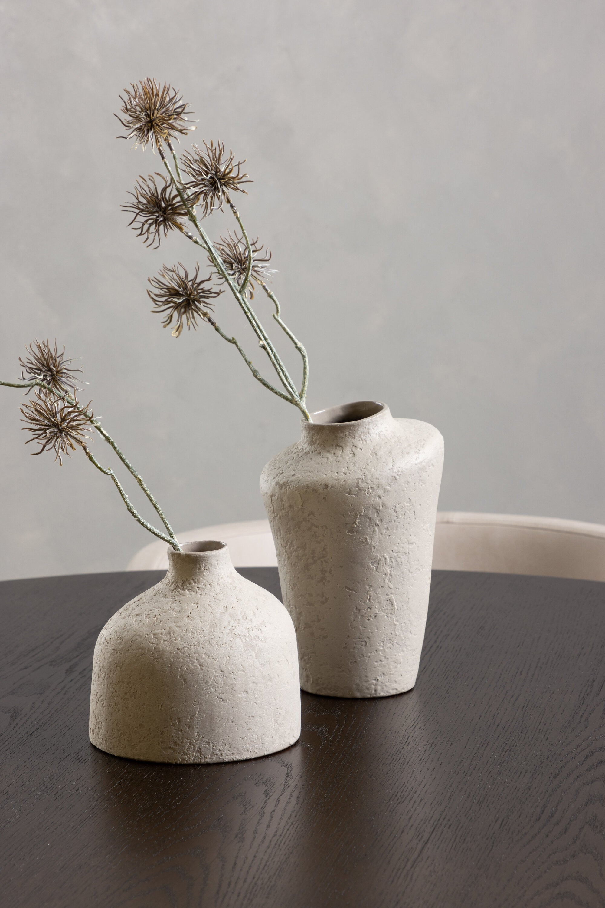 Stone Esszimmerset + Simrishamn ⌀120cm/4St. in Beige, Schwarz präsentiert im Onlineshop von KAQTU Design AG. Esszimmerset ist von Venture Home