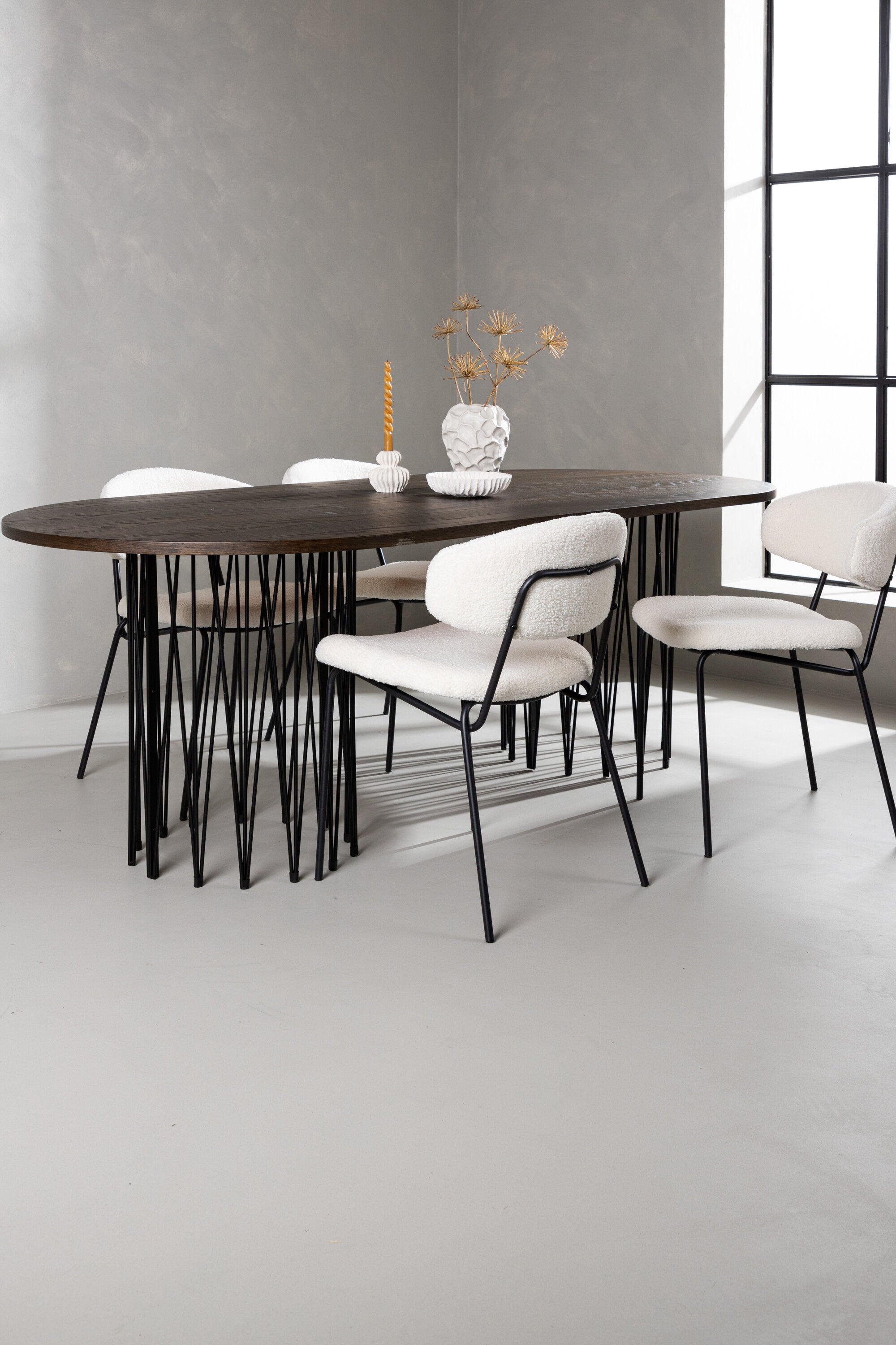 Stone Esszimmerset + Chico 220cm/4St. in Weiss präsentiert im Onlineshop von KAQTU Design AG. Esszimmerset ist von Venture Home