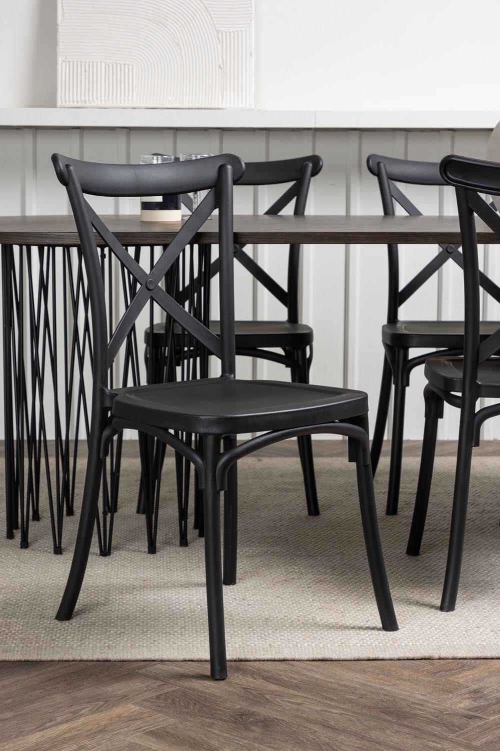 Stone Esszimmerset + Crosett 220cm/4St. in Schwarz präsentiert im Onlineshop von KAQTU Design AG. Esszimmerset ist von Venture Home