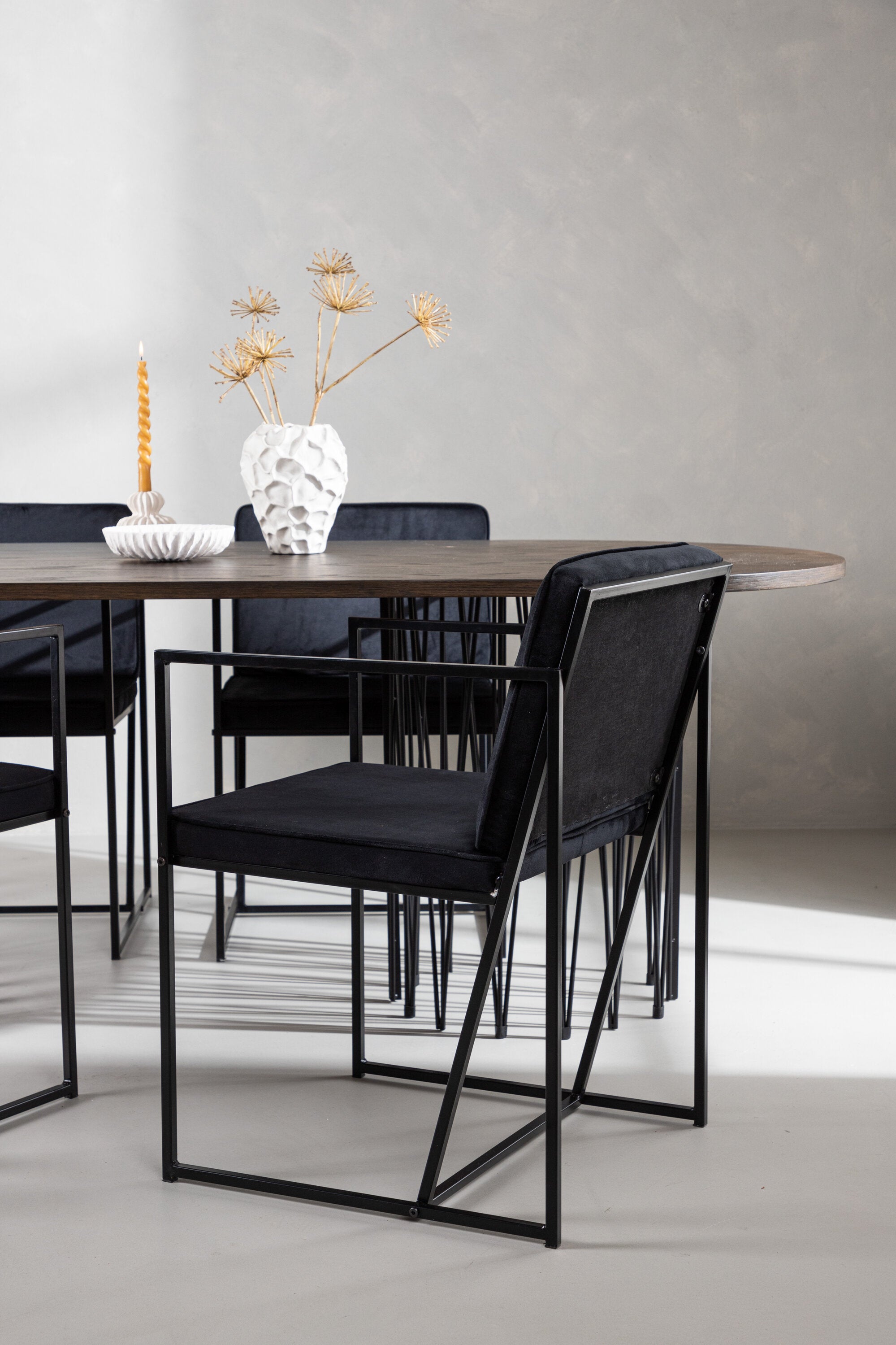 Stone Esszimmerset + Richmond 220cm/4St. in Schwarz präsentiert im Onlineshop von KAQTU Design AG. Esszimmerset ist von Venture Home