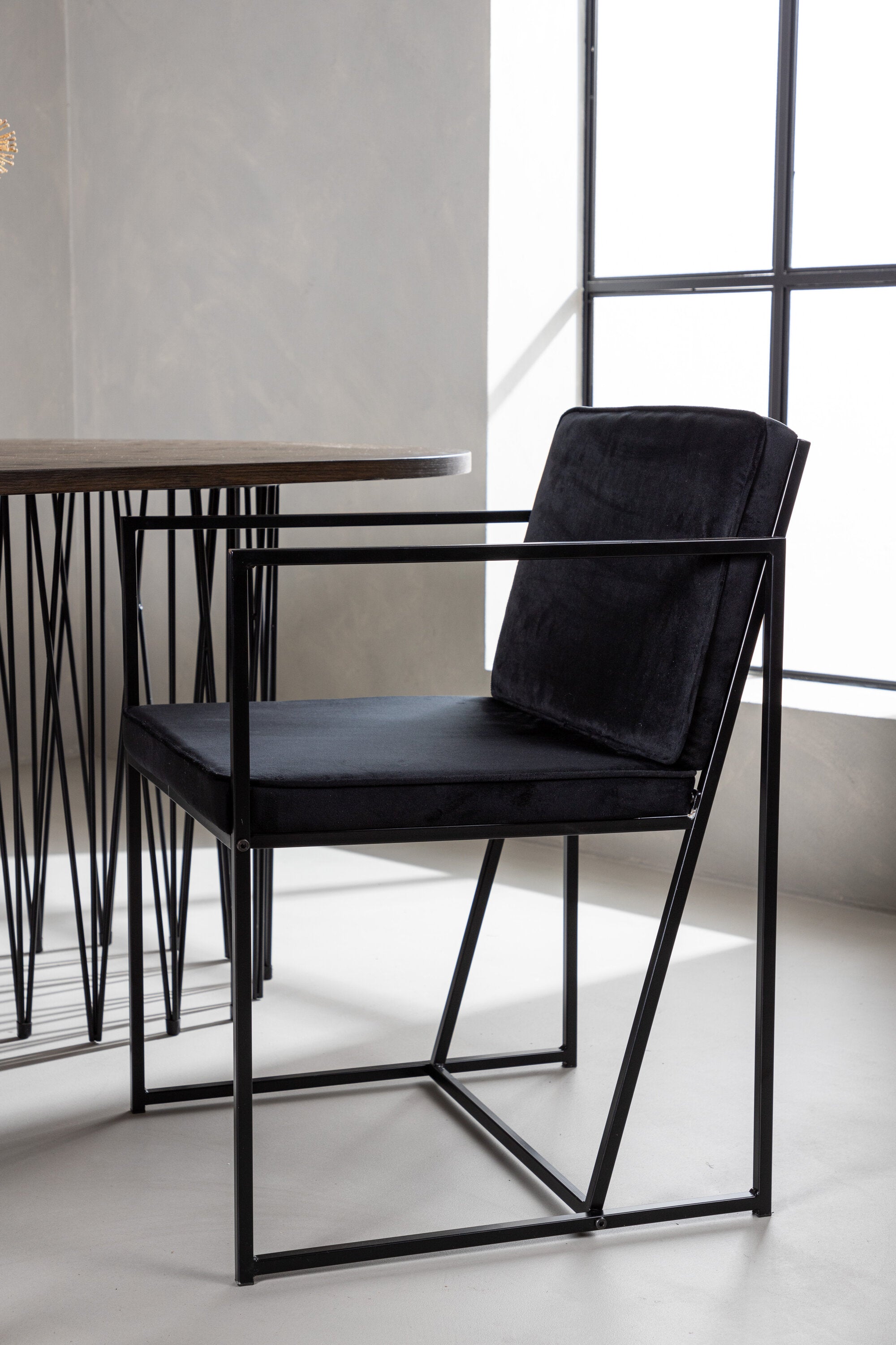 Stone Esszimmerset + Richmond 220cm/4St. in Schwarz präsentiert im Onlineshop von KAQTU Design AG. Esszimmerset ist von Venture Home