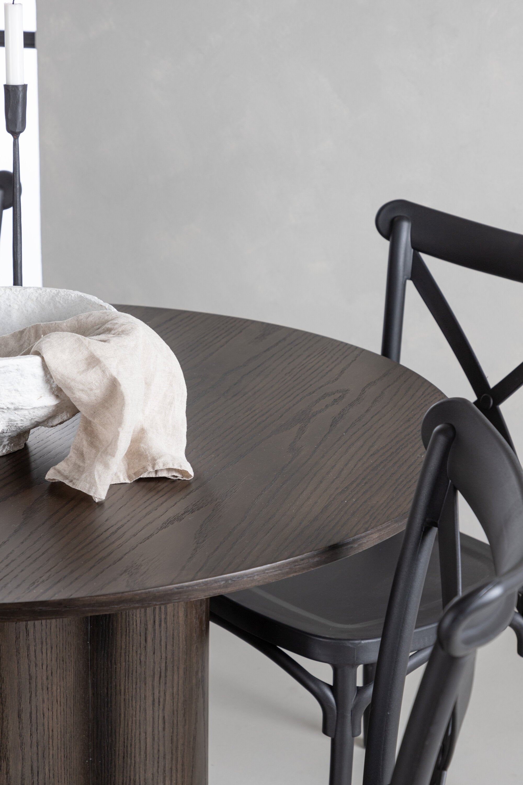 Olivia Esszimmer Set + Crosett ⌀110cm/4St. in Braun / Schwarz präsentiert im Onlineshop von KAQTU Design AG. Esszimmerset ist von Venture Home