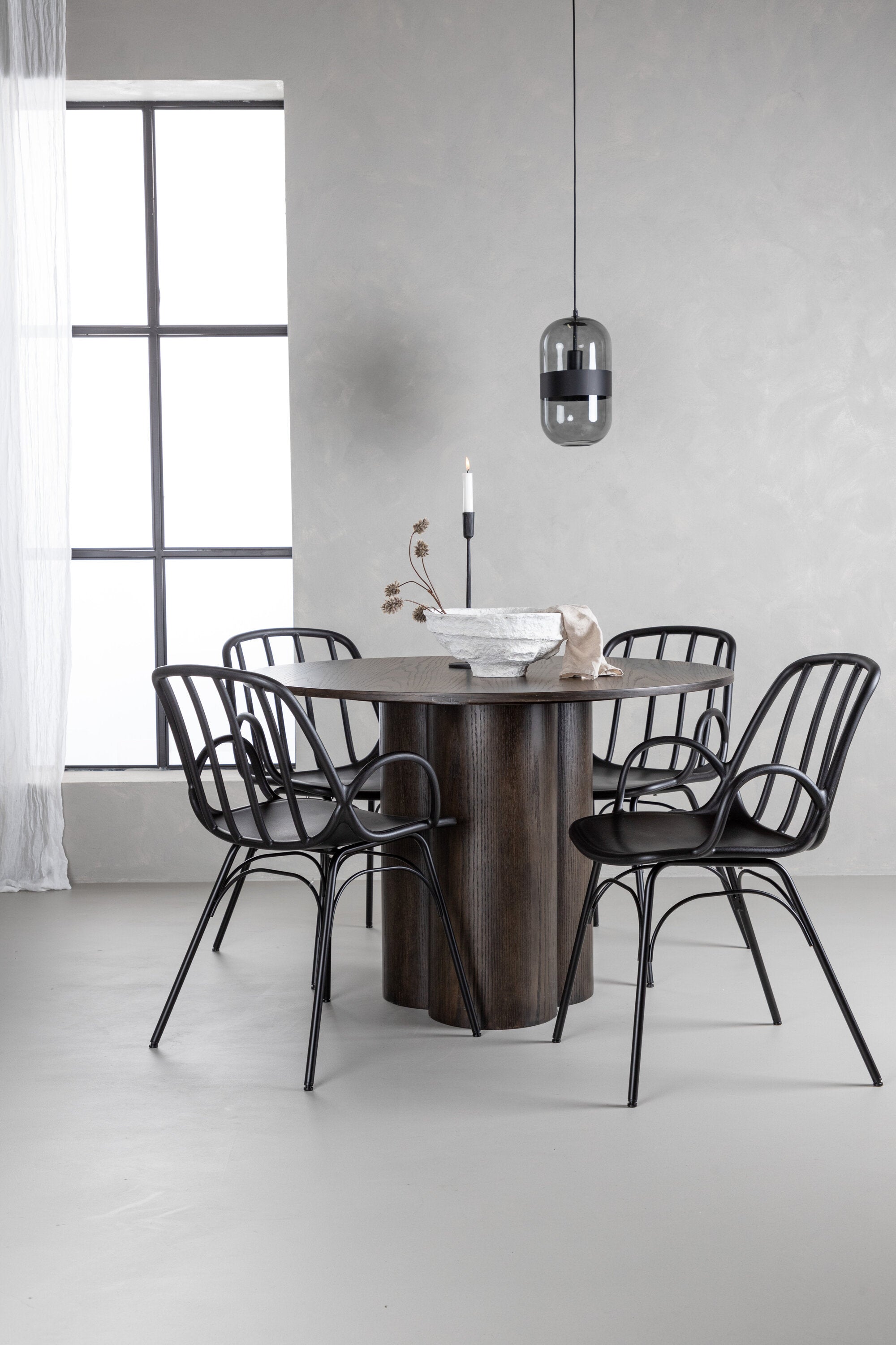 Olivia Esszimmerset + Dyrön ⌀110cm/4St. in Braun / Schwarz präsentiert im Onlineshop von KAQTU Design AG. Esszimmerset ist von Venture Home