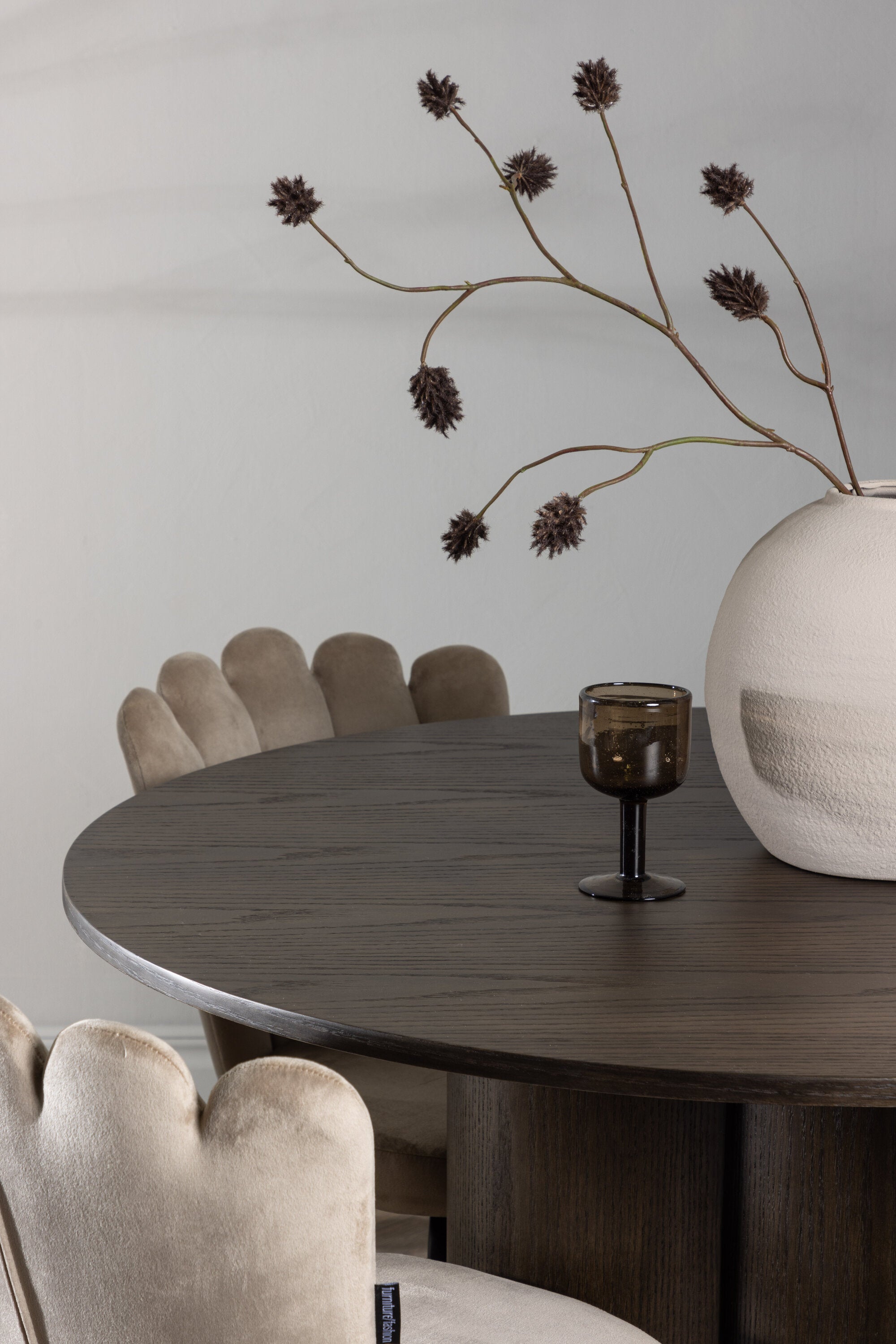 Olivia Esszimmer Set + Limhamn Light ⌀110cm/4St. in Braun / Beige präsentiert im Onlineshop von KAQTU Design AG. Esszimmerset ist von Venture Home