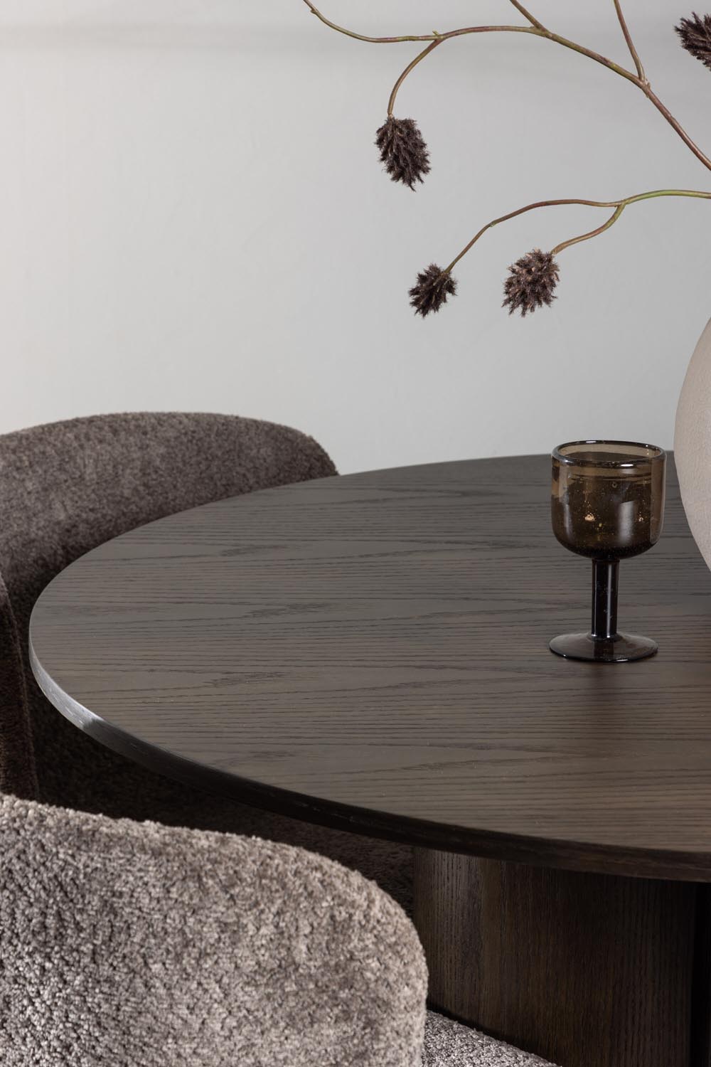 Olivia Esszimmer Set + Modesto ⌀110cm/4St. in Braun / Beige präsentiert im Onlineshop von KAQTU Design AG. Esszimmerset ist von Venture Home