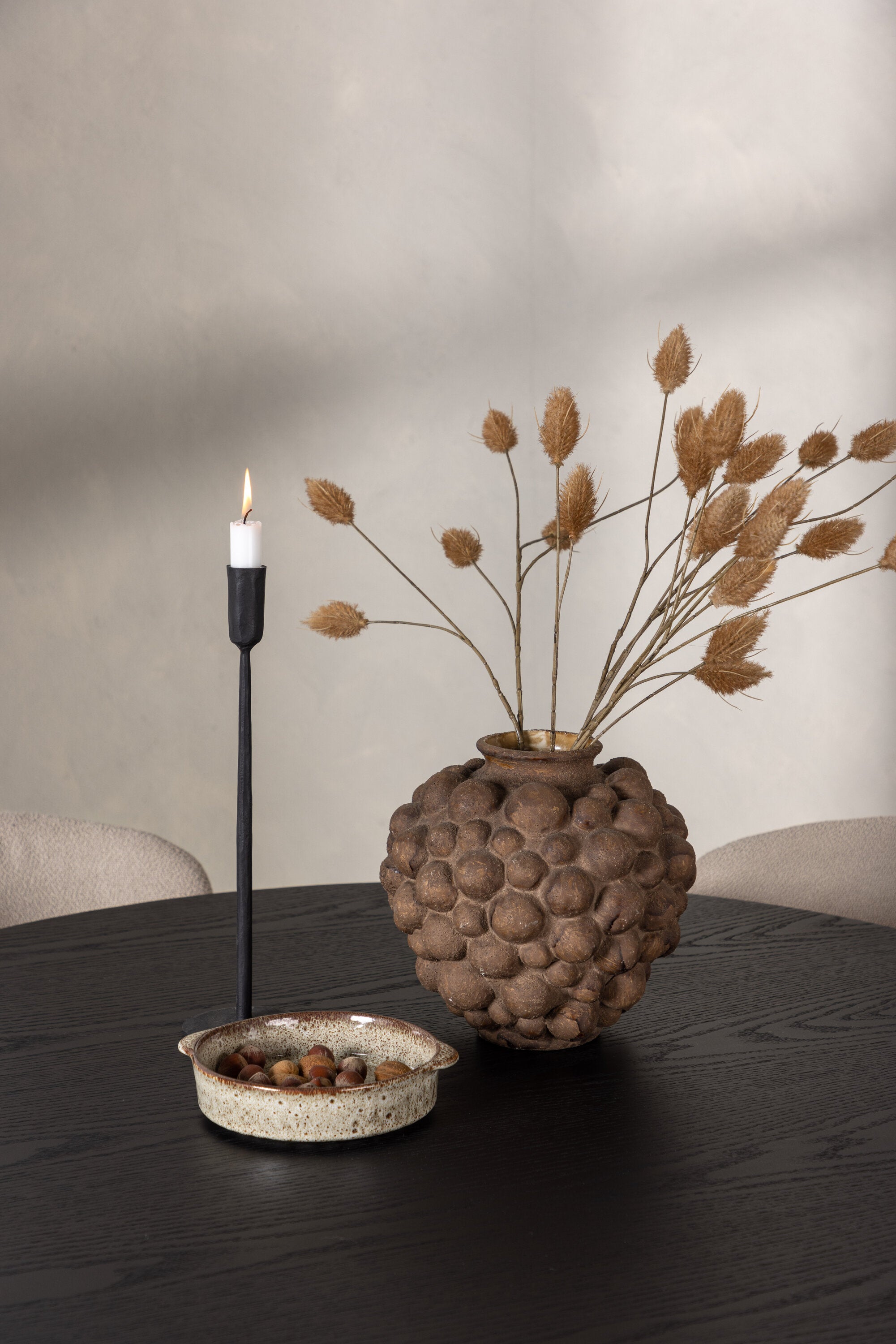 Olivia Esszimmer Set + Modesto ⌀110cm/4St. in Schwarz / Beige präsentiert im Onlineshop von KAQTU Design AG. Esszimmerset ist von Venture Home