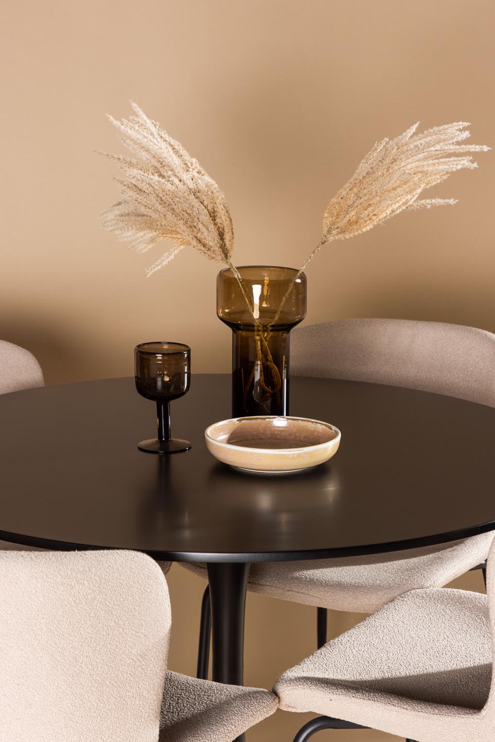 Glade Esszimmerset + Modesto ⌀100cm/4St. in Beige, Schwarz präsentiert im Onlineshop von KAQTU Design AG. Esszimmerset ist von Venture Home