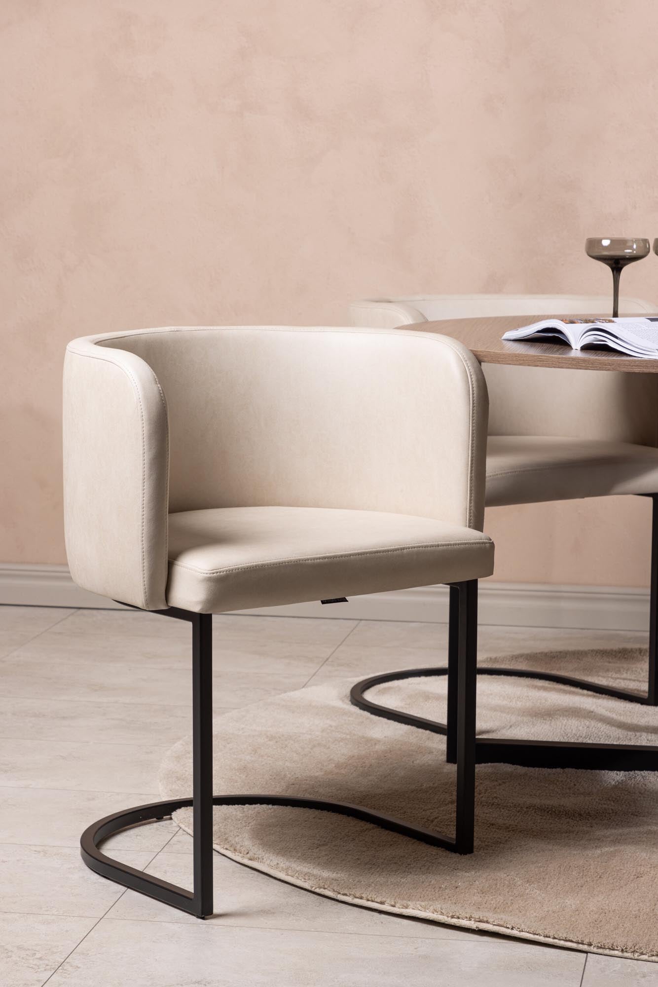 Erleben Sie das moderne Durango Esszimmerset mit Simrishamn: Hochwertige Materialien, elegantes Design und optimaler Komfort für Ihr Esszimmer.