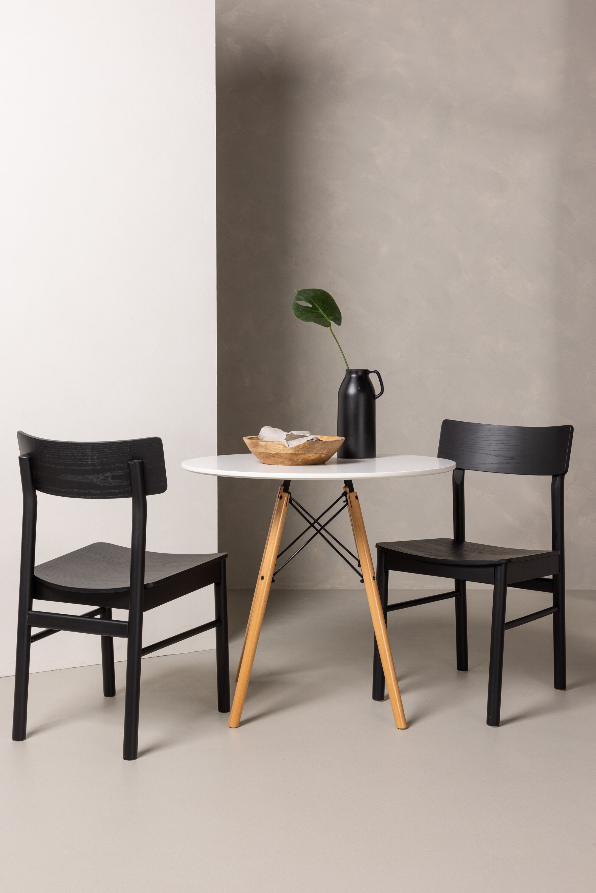 Danburi Esszimmerset + Montros ⌀60cm/2St. in Schwarz präsentiert im Onlineshop von KAQTU Design AG. Esszimmerset ist von Venture Home