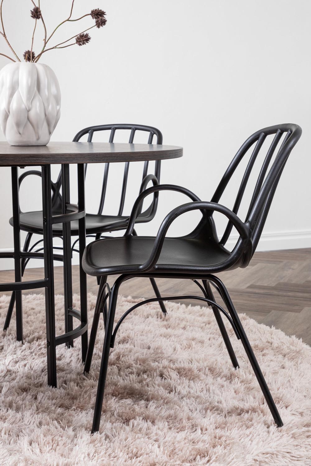 Copenhagen Esszimmerset + Dyrön ⌀115cm/4St. in Schwarz präsentiert im Onlineshop von KAQTU Design AG. Esszimmerset ist von Venture Home