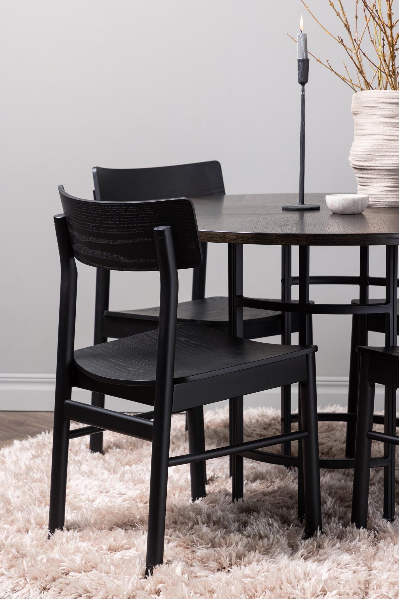 Copenhagen Esstisch-Set: Stilvoller Tisch mit 4 Montros Stühlen.