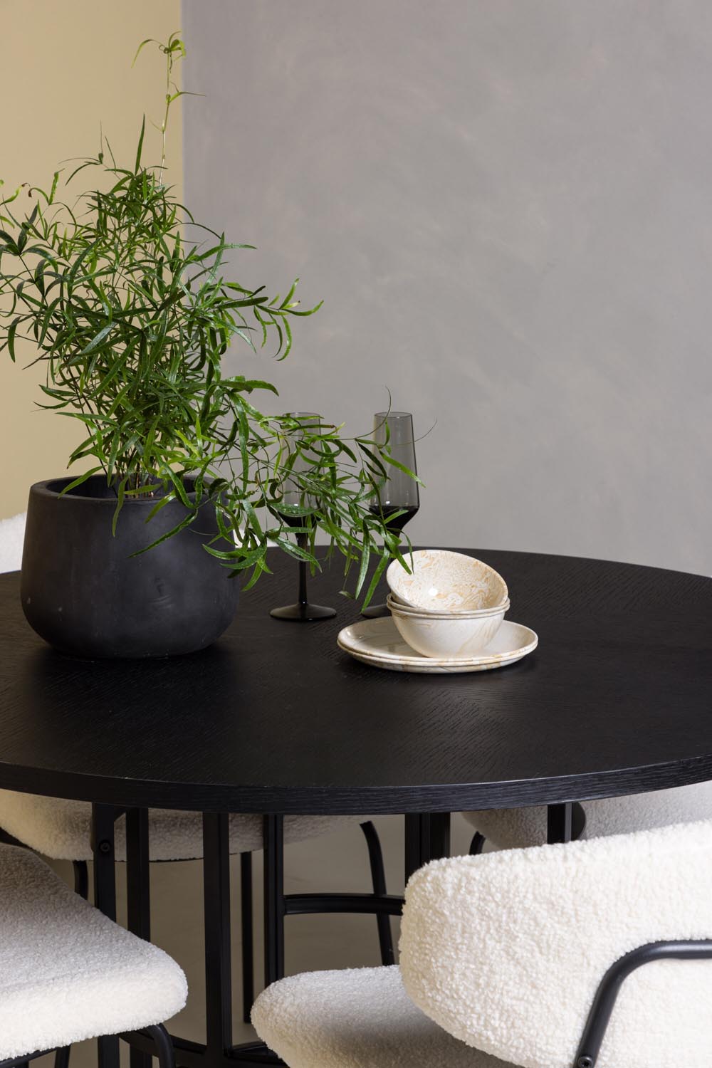 Esszimmerset Copenhagen + Chico ⌀115cm/4St. in Weiss / Schwarz präsentiert im Onlineshop von KAQTU Design AG. Esszimmerset ist von Venture Home