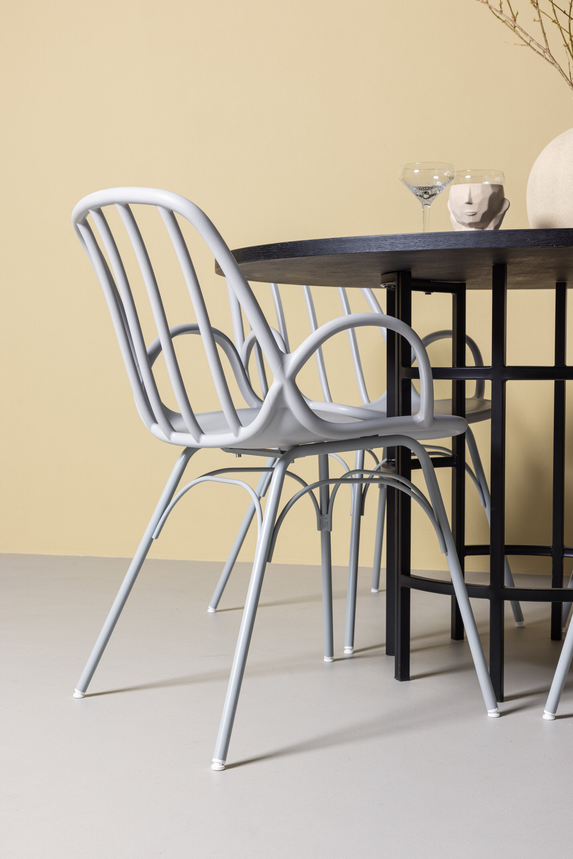Copenhagen Esszimmerset + Dyrön ⌀115cm/4St. in Greige präsentiert im Onlineshop von KAQTU Design AG. Esszimmerset ist von Venture Home