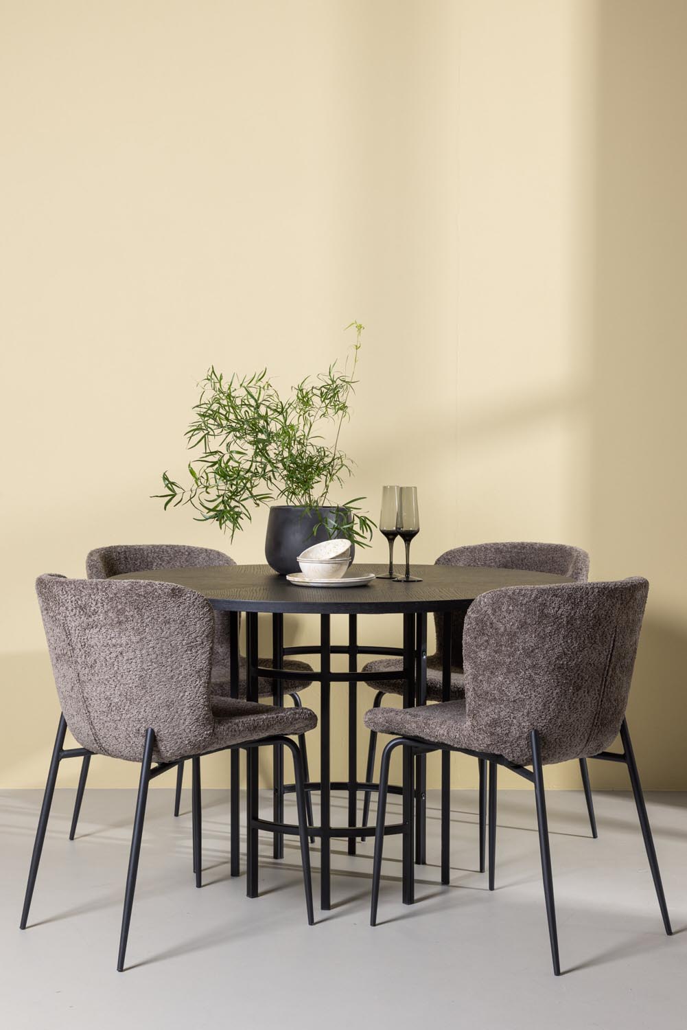 Esszimmerset Copenhagen + Modesto ⌀115cm/4St. in Dunkelbraun / Schwarz präsentiert im Onlineshop von KAQTU Design AG. Esszimmerset ist von Venture Home