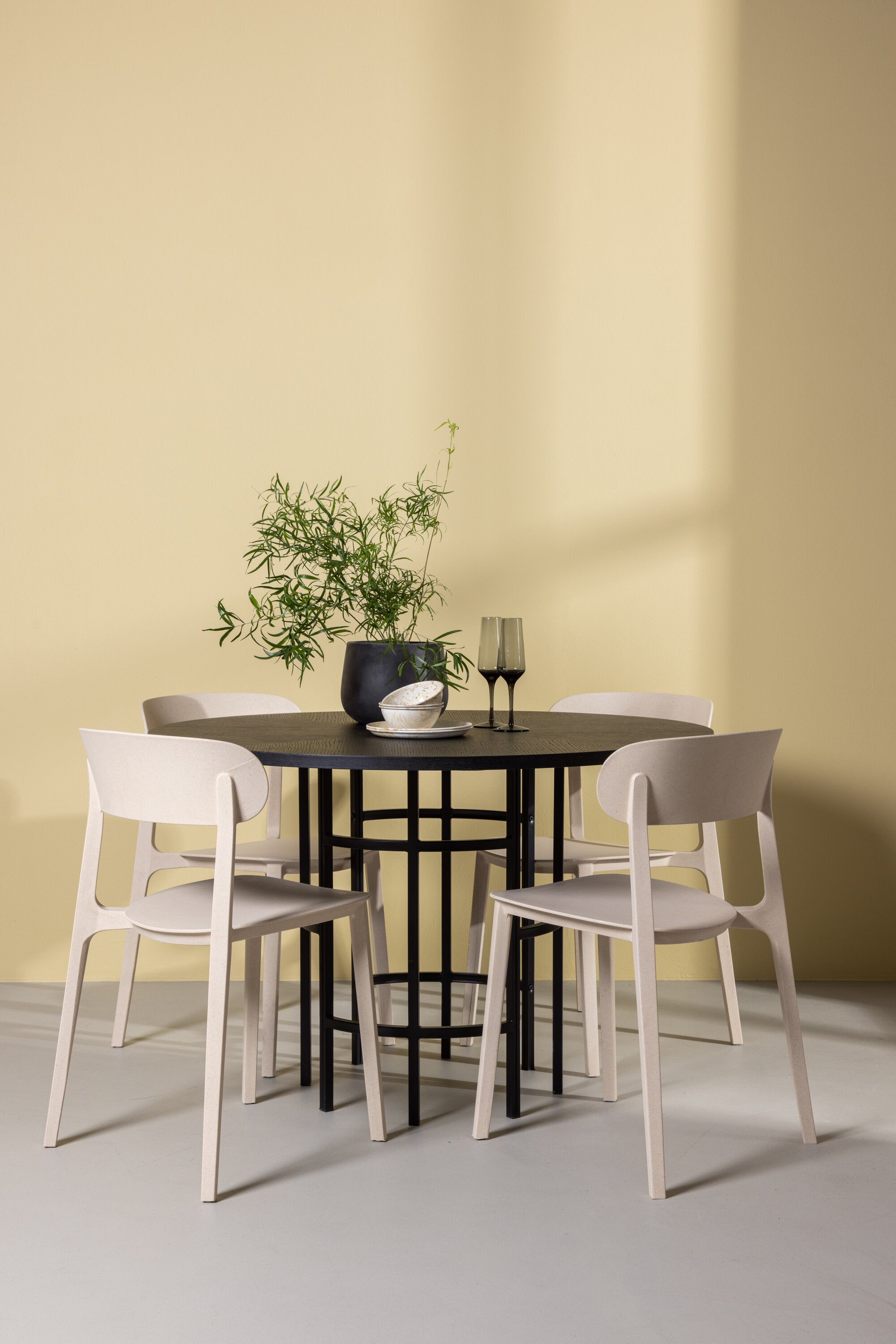 Esszimmerset Copenhagen + Astol ⌀115cm/4St. in Beige präsentiert im Onlineshop von KAQTU Design AG. Esszimmerset ist von Venture Home