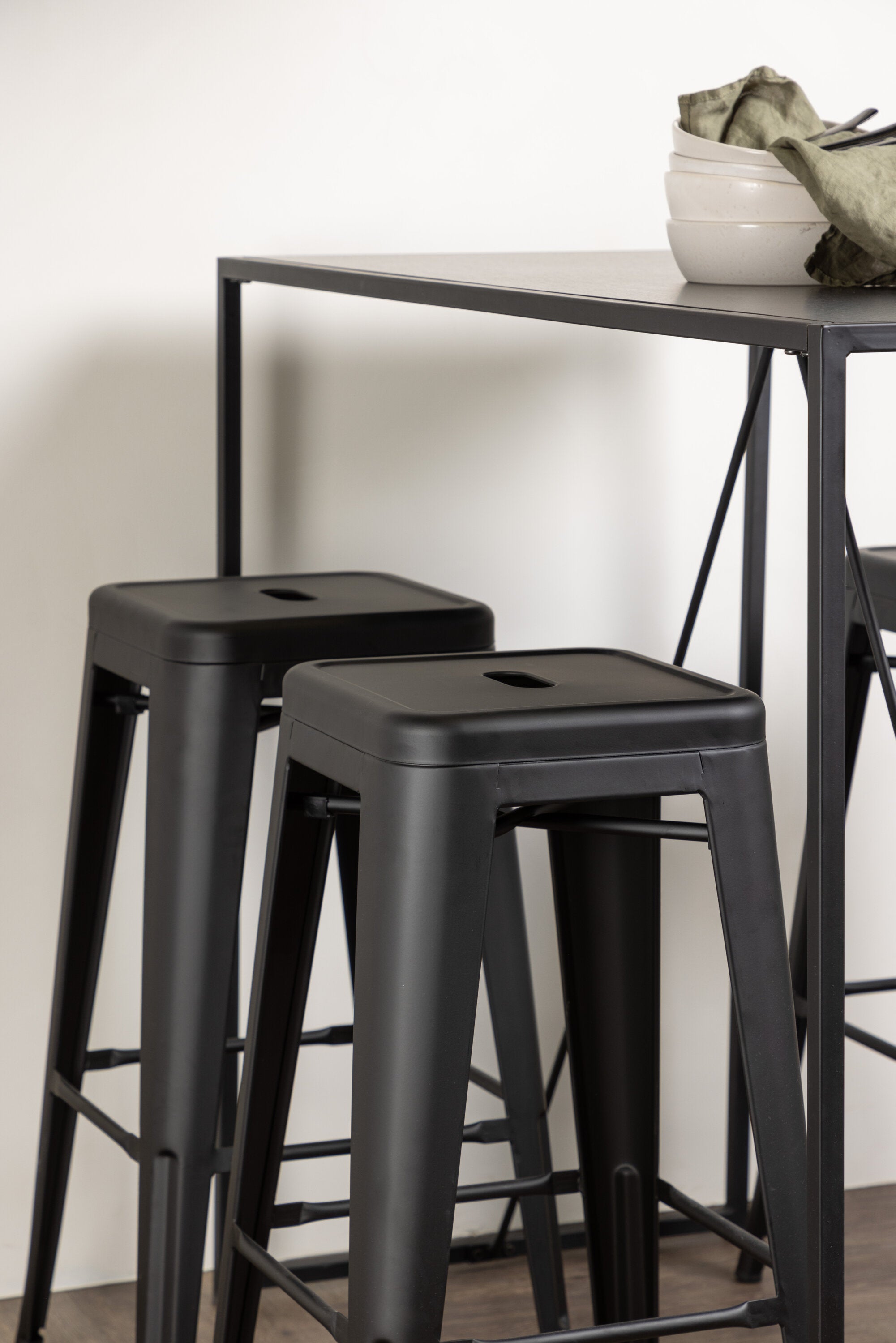 Brea Barset + Tempe 120cm/4St. in Schwarz präsentiert im Onlineshop von KAQTU Design AG. Bartischset ist von Venture Home
