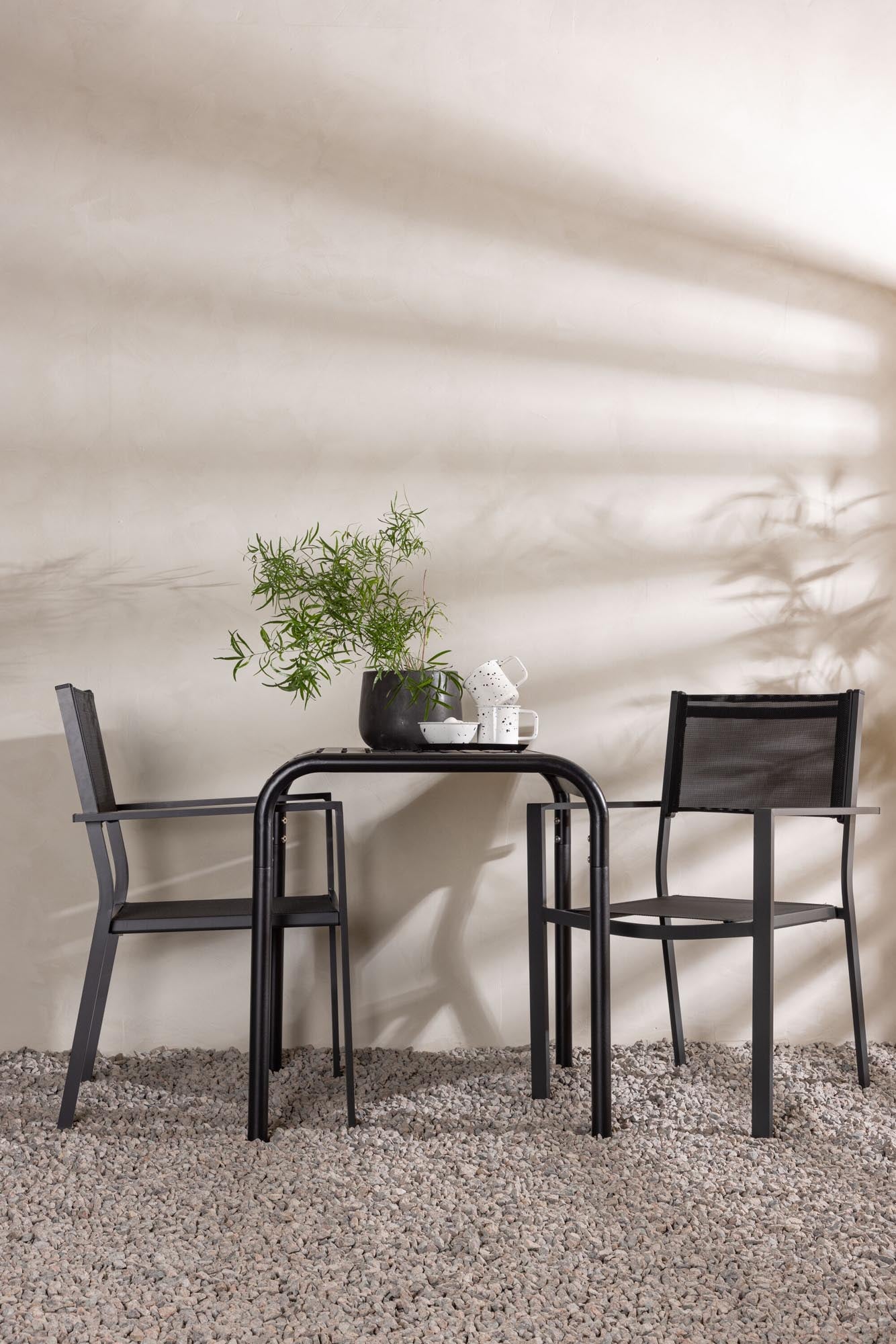 Stilvolles Borneo Outdoor-Tischset mit 70 cm Tisch und komfortablen Copacabana Stühlen. Perfekt für Balkone und Terrassen, wetterfest und modern.