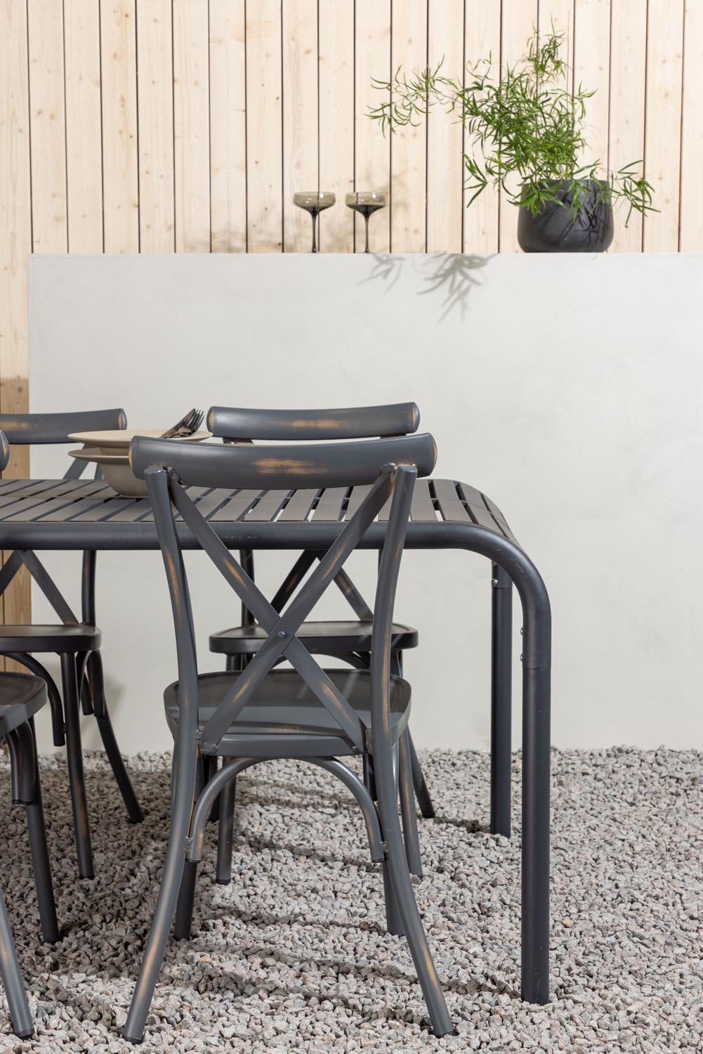 Borneo Outdoor-Tischset + Peking 200cm/6St. in Dunkelgrau präsentiert im Onlineshop von KAQTU Design AG. Gartentischset ist von Venture Home