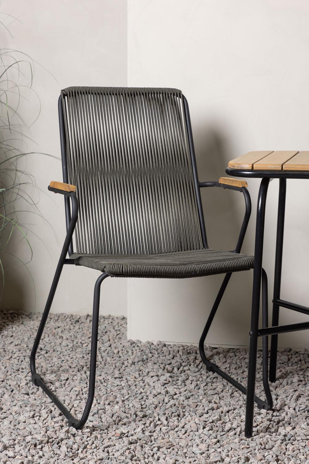 Holmbeck Outdoor-Tischset Bois 70cm/2St. in Schwarz, Dunkelgrau präsentiert im Onlineshop von KAQTU Design AG. Gartentischset ist von Venture Home