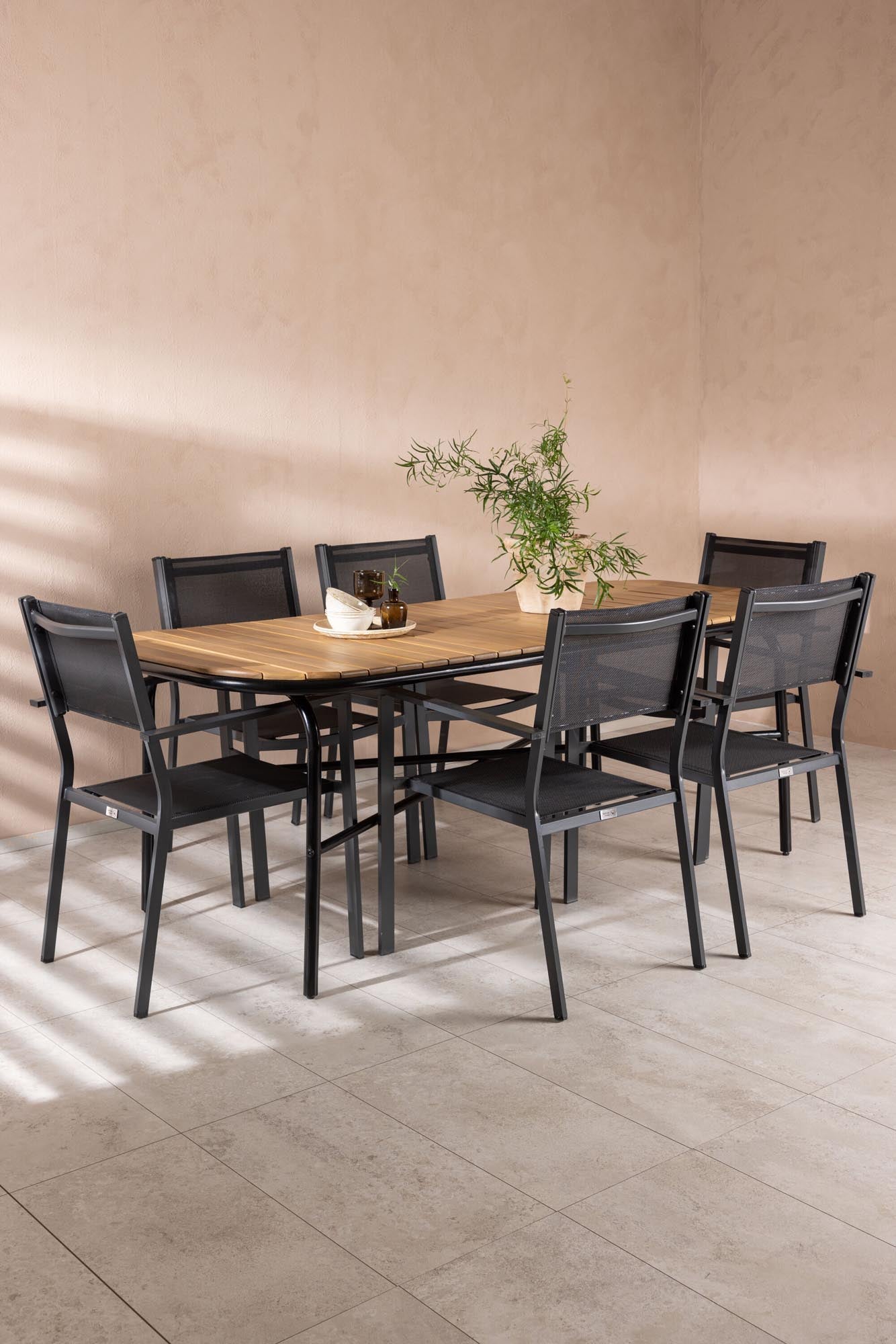 Elegantes Venture Home Tischset für luxuriöse Outdoor-Dinner.