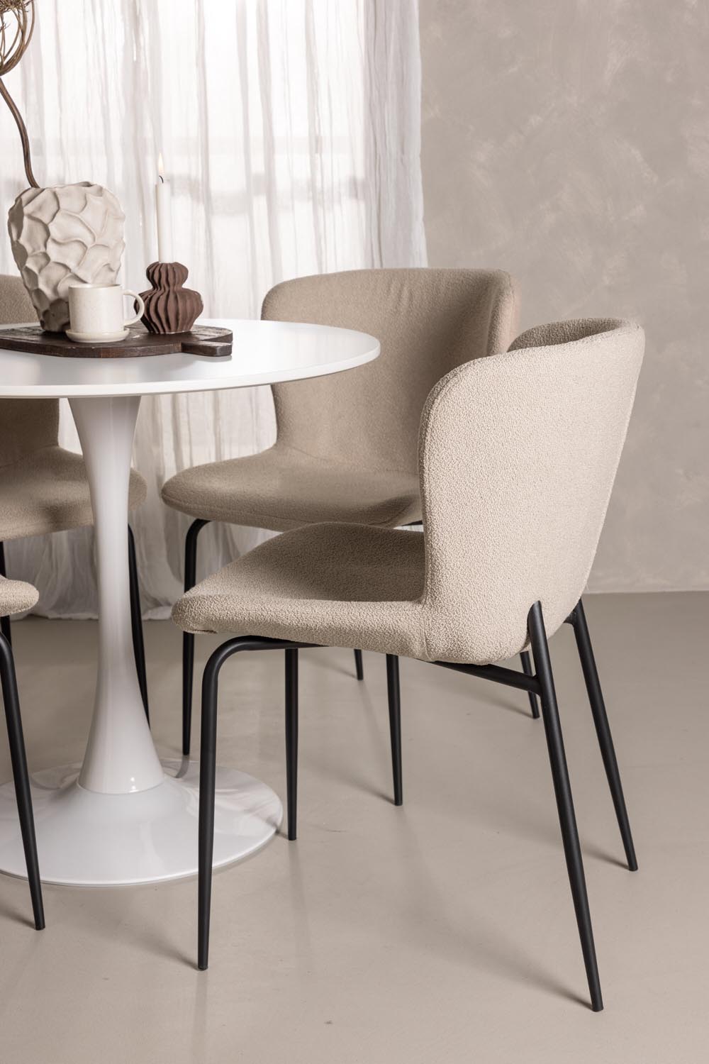 Hamden Esszimmerset + Modesto ⌀80cm/4St. in Beige, Schwarz präsentiert im Onlineshop von KAQTU Design AG. Esszimmerset ist von Venture Home