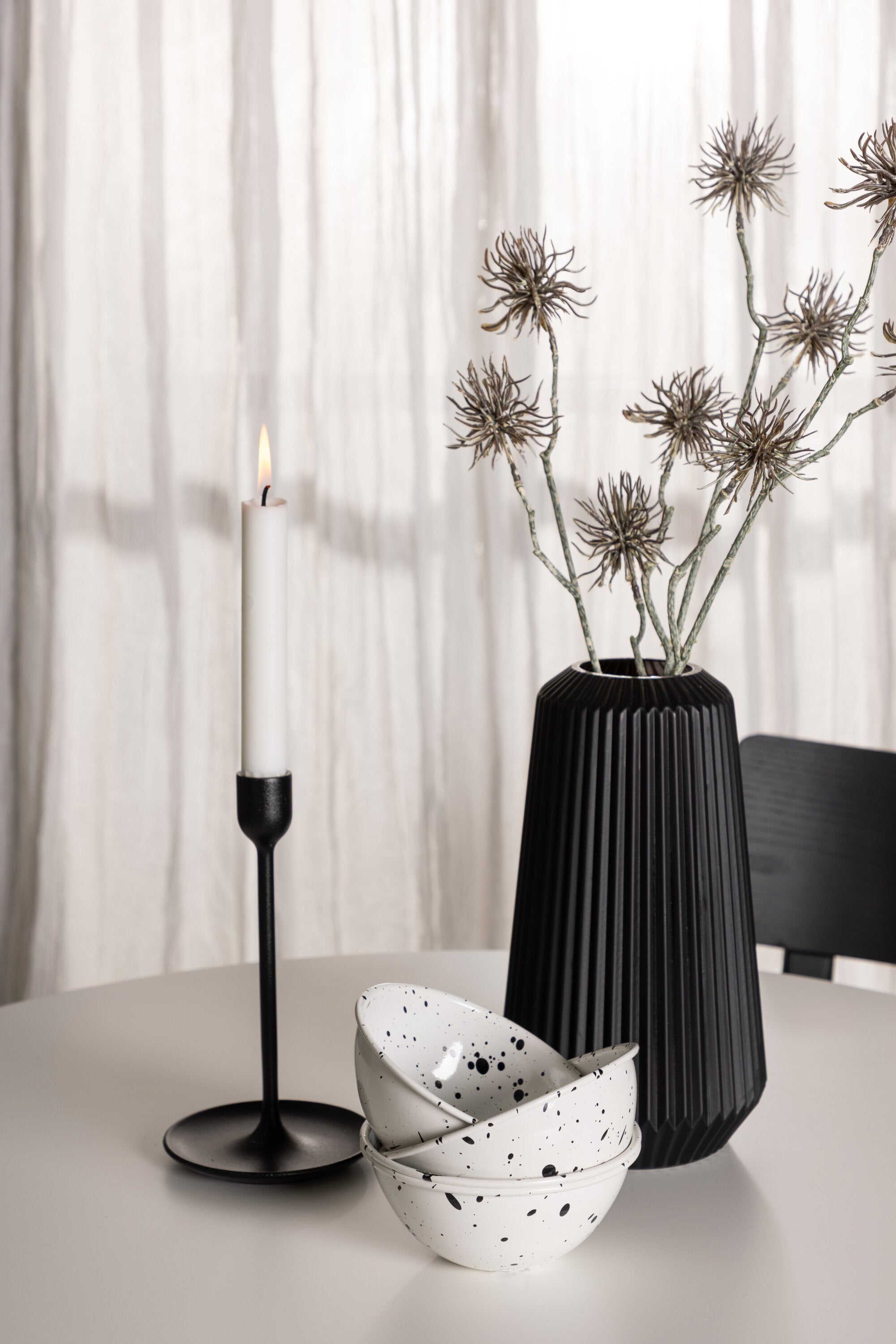 Hamden Esszimmerset + Montros ⌀80cm/4St. in Schwarz präsentiert im Onlineshop von KAQTU Design AG. Esszimmerset ist von Venture Home