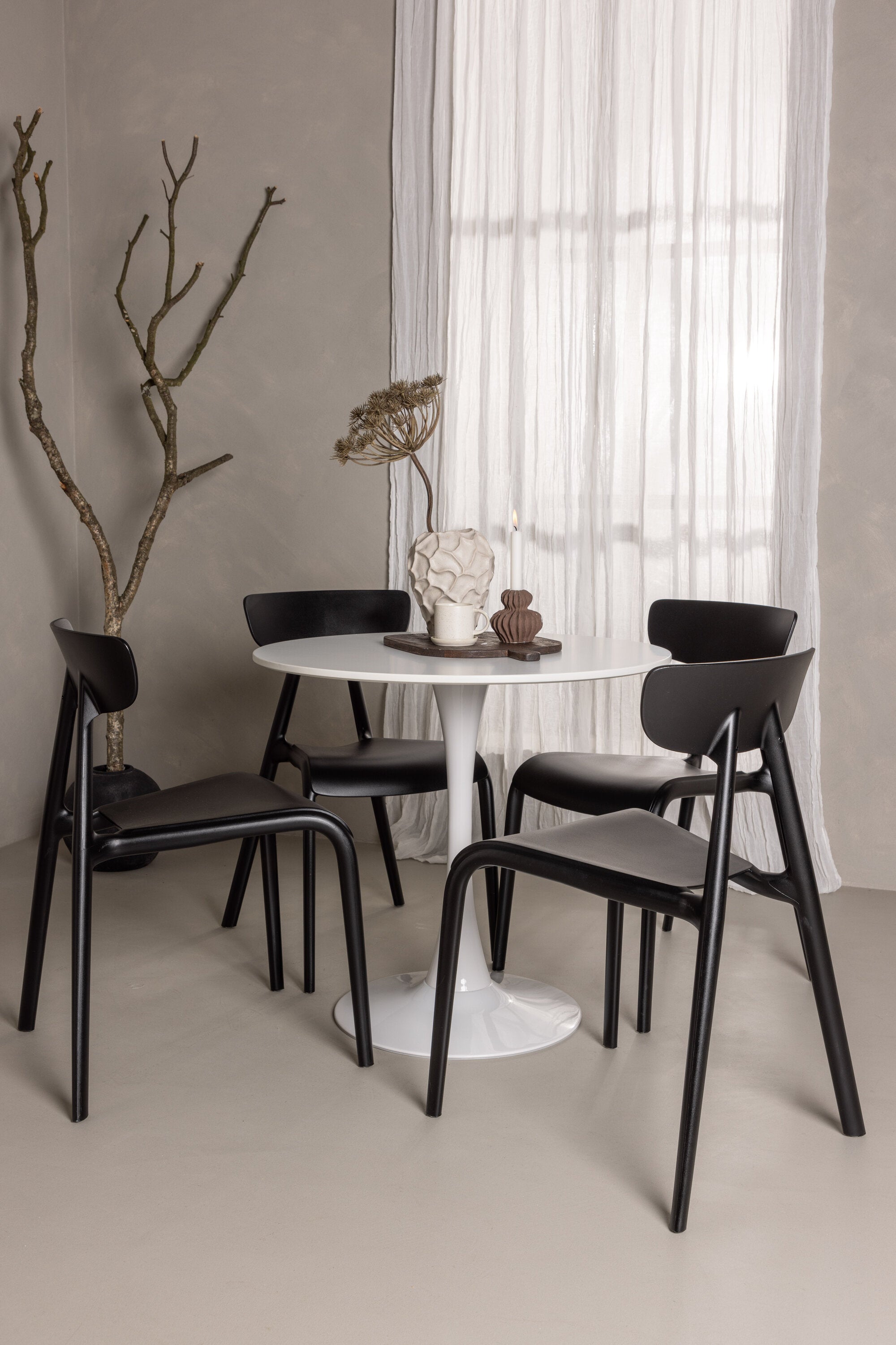 Hamden Esszimmerset + Ursholmen ⌀80cm/4St. in Schwarz präsentiert im Onlineshop von KAQTU Design AG. Esszimmerset ist von Venture Home