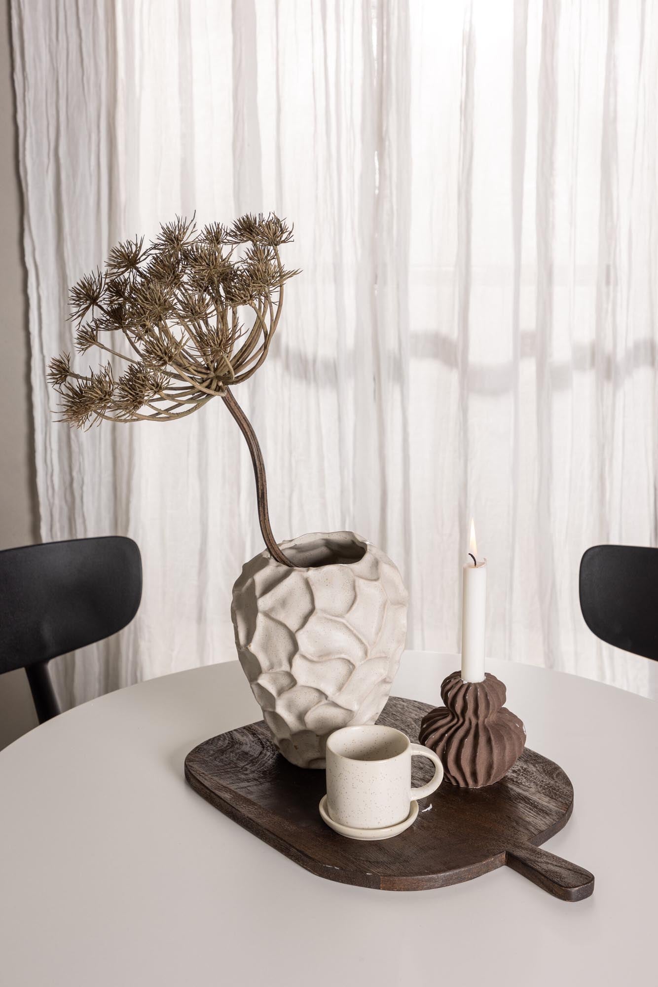 Modernes Esszimmerset: Weisser Hamden-Tisch (⌀80cm) & 4 schwarze Ursholmen-Stühle. Stilvoll, funktional, vielseitig.