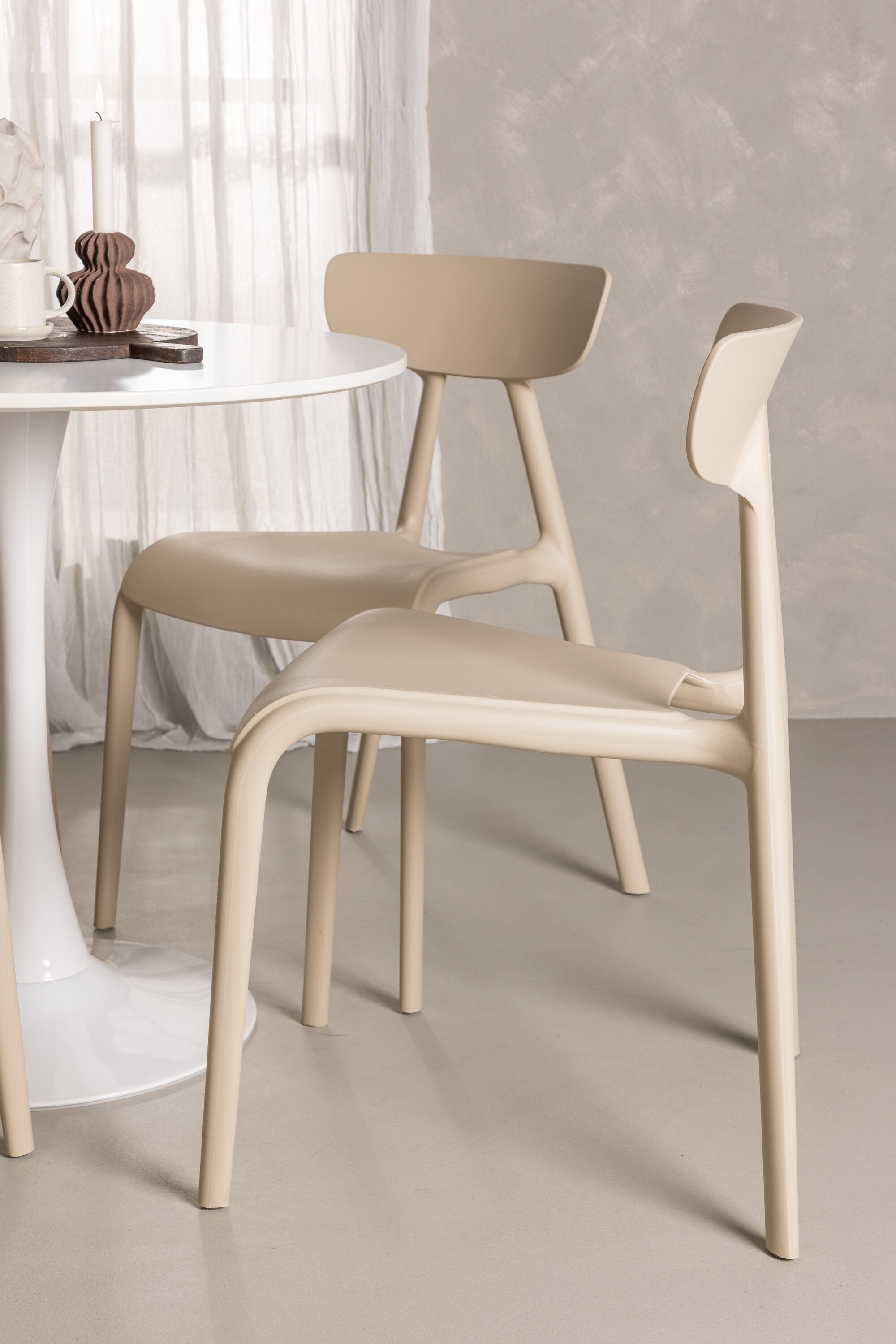 Hamden Esszimmerset + Ursholmen ⌀80cm/4St. in Beige präsentiert im Onlineshop von KAQTU Design AG. Esszimmerset ist von Venture Home
