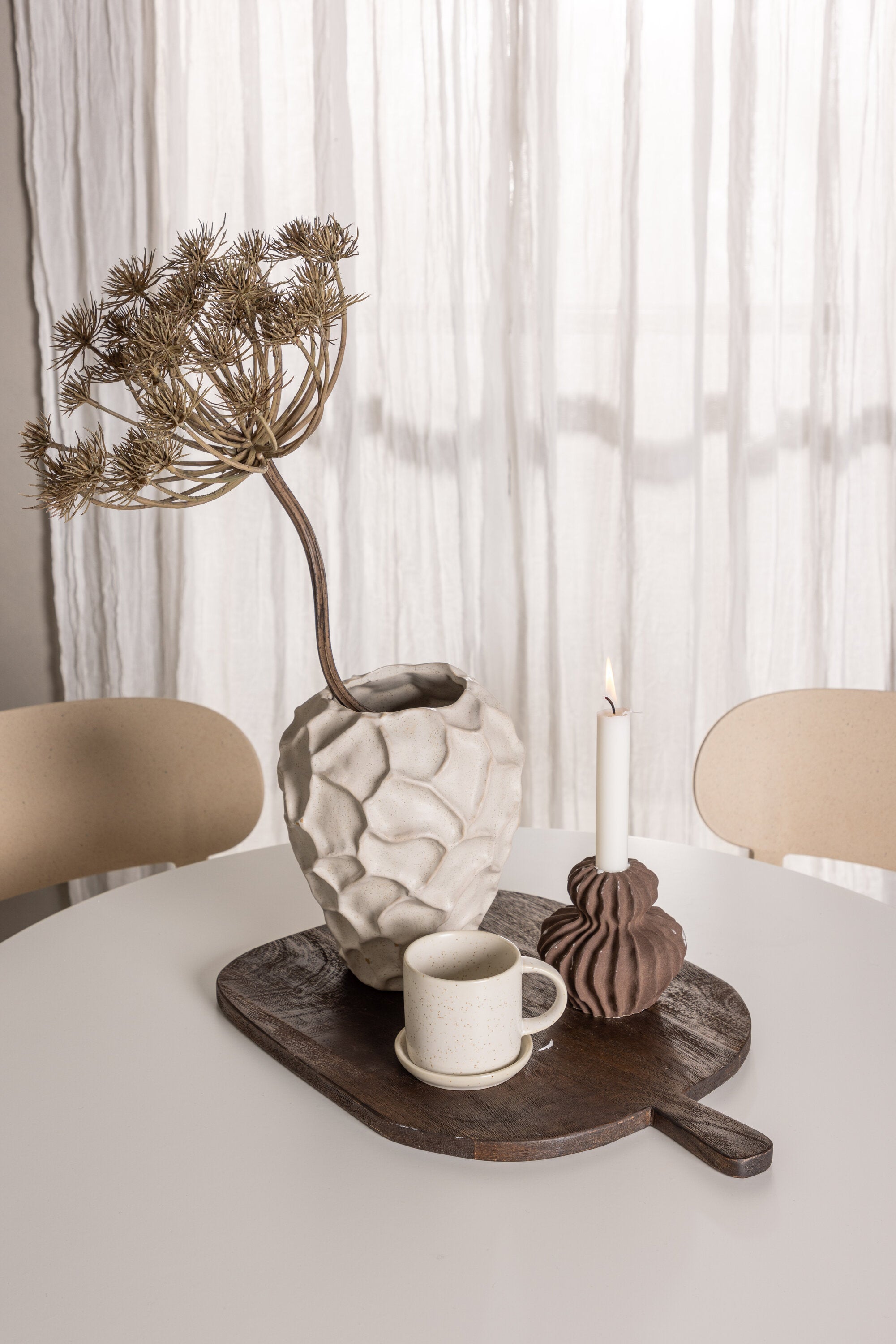Hamden Esszimmerset + Åstol ⌀80cm/4St. in Beige präsentiert im Onlineshop von KAQTU Design AG. Esszimmerset ist von Venture Home