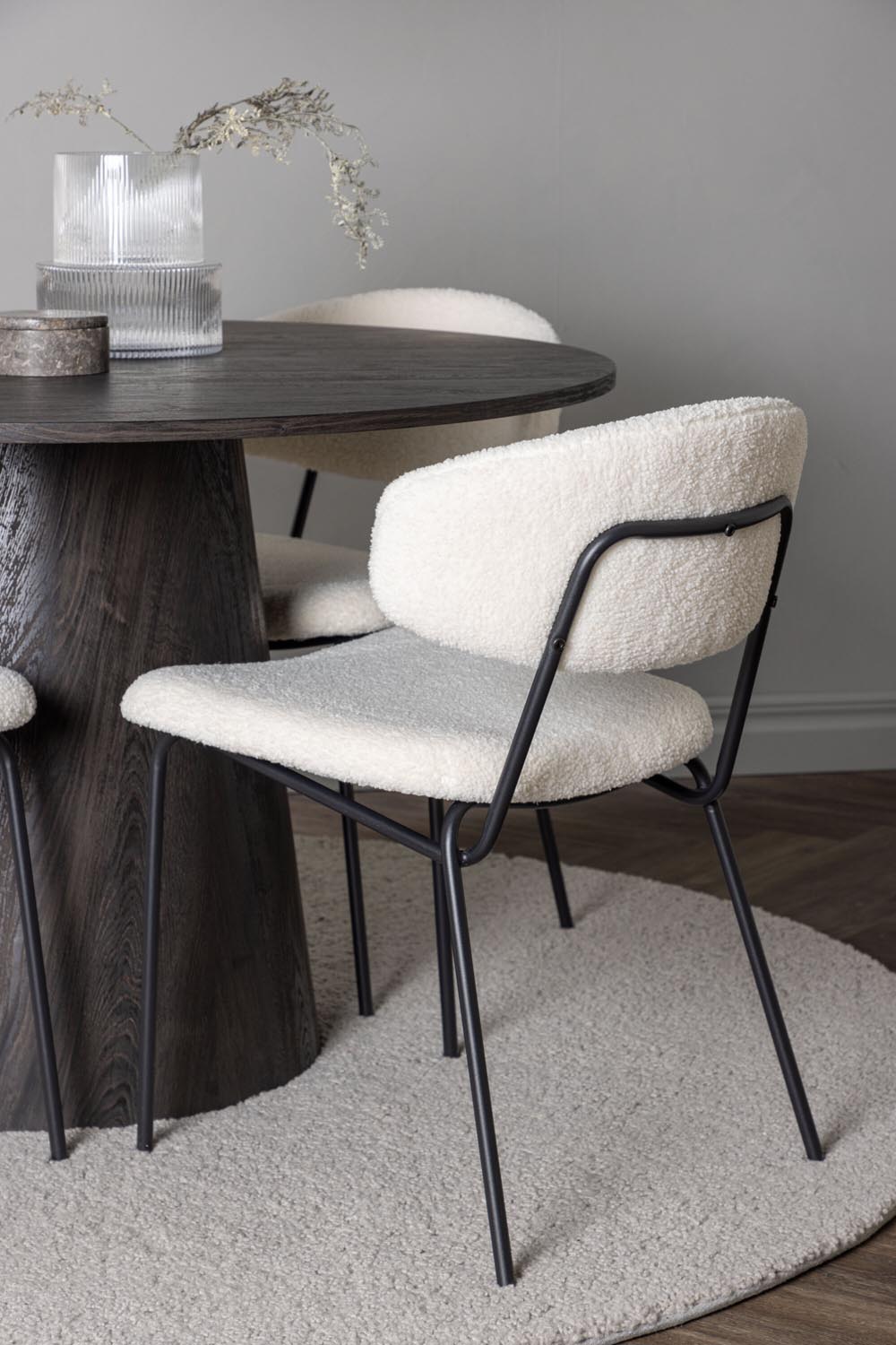 Lanzo Esszimmerset + Chico ⌀120cm/4St. in Braun / Weiss präsentiert im Onlineshop von KAQTU Design AG. Esszimmerset ist von Venture Home