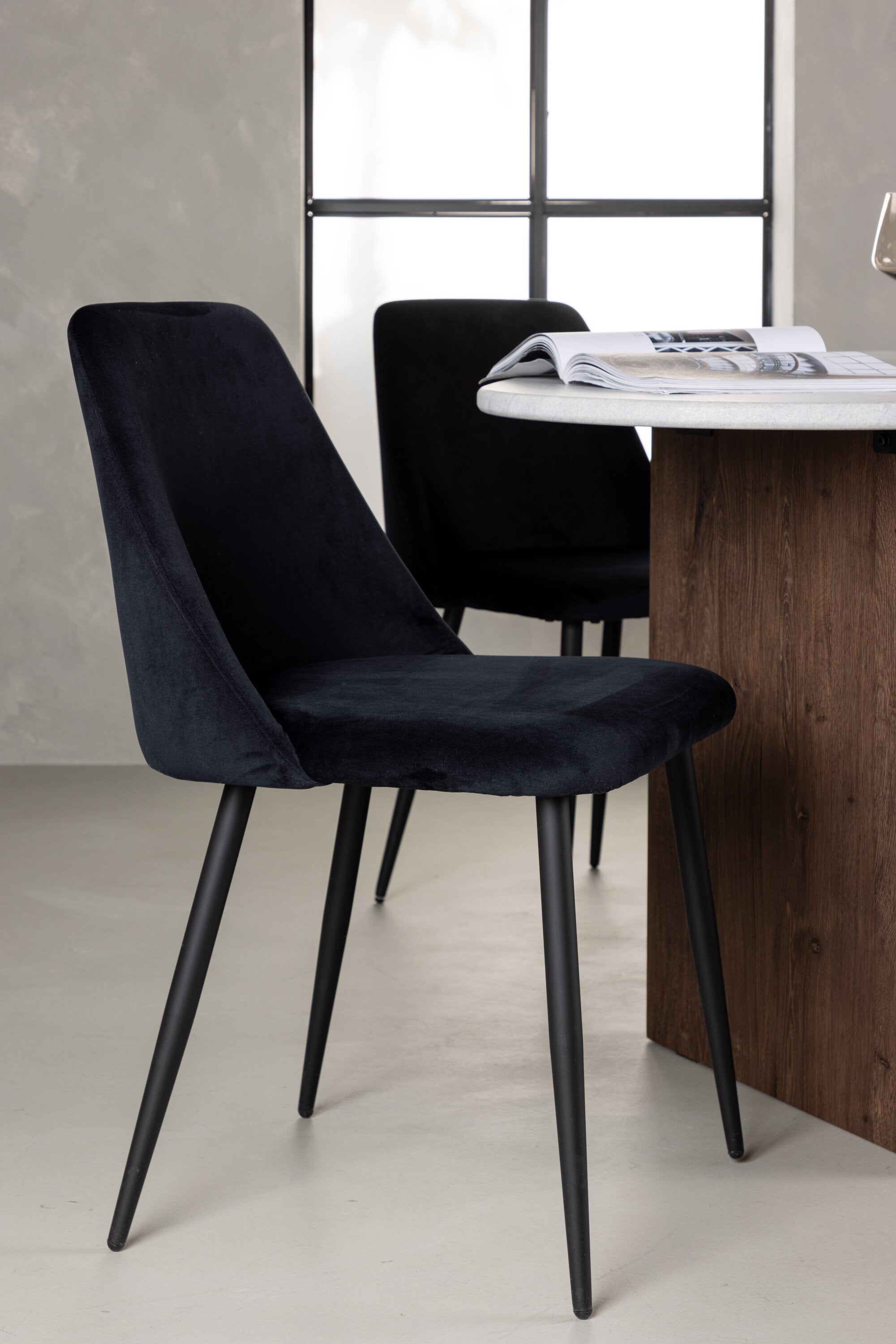 Grönvik Esszimmerset + Night 180cm/4St. in Schwarz präsentiert im Onlineshop von KAQTU Design AG. Esszimmerset ist von Venture Home